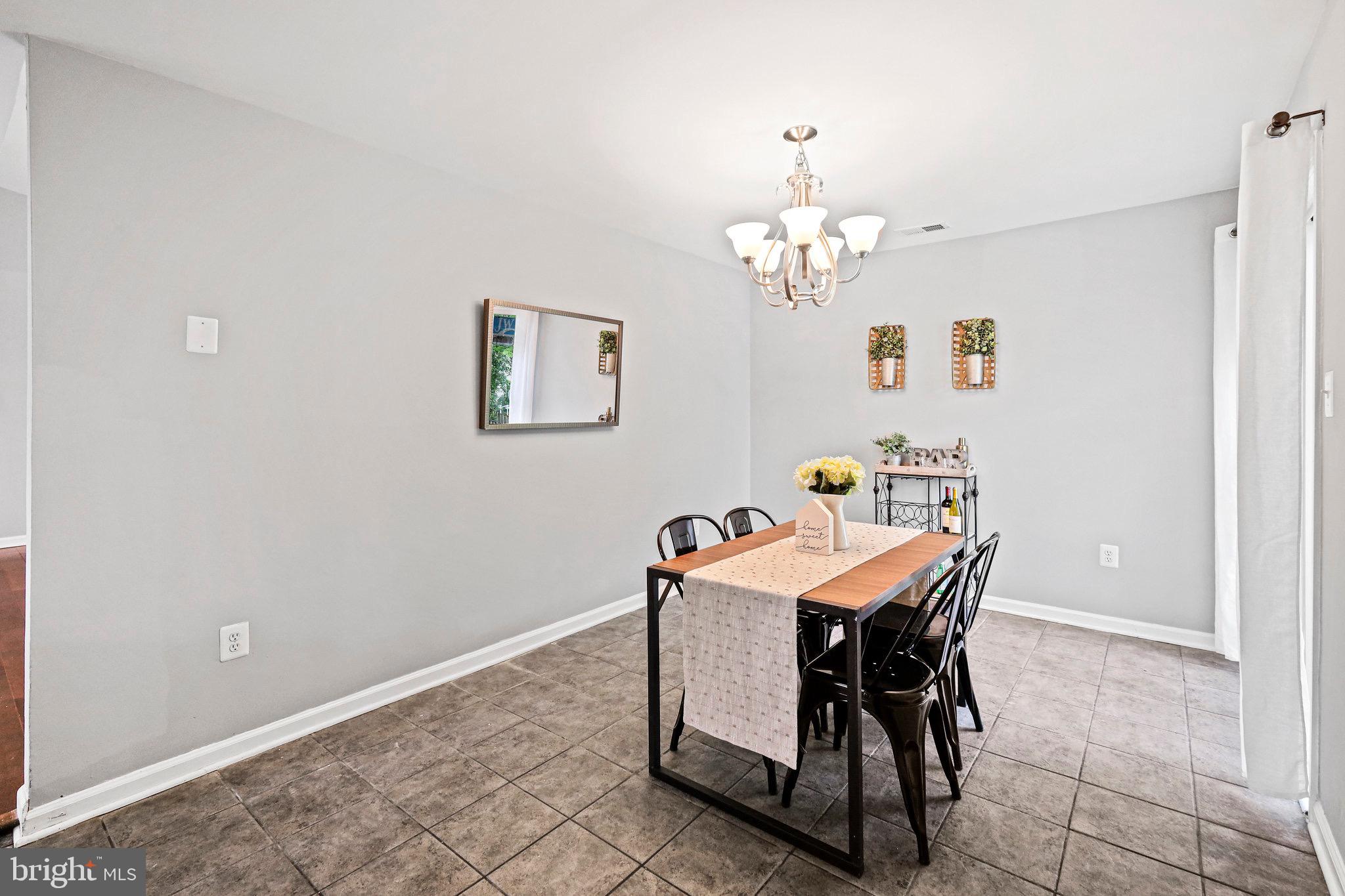 STONEYBROOKE - Residential