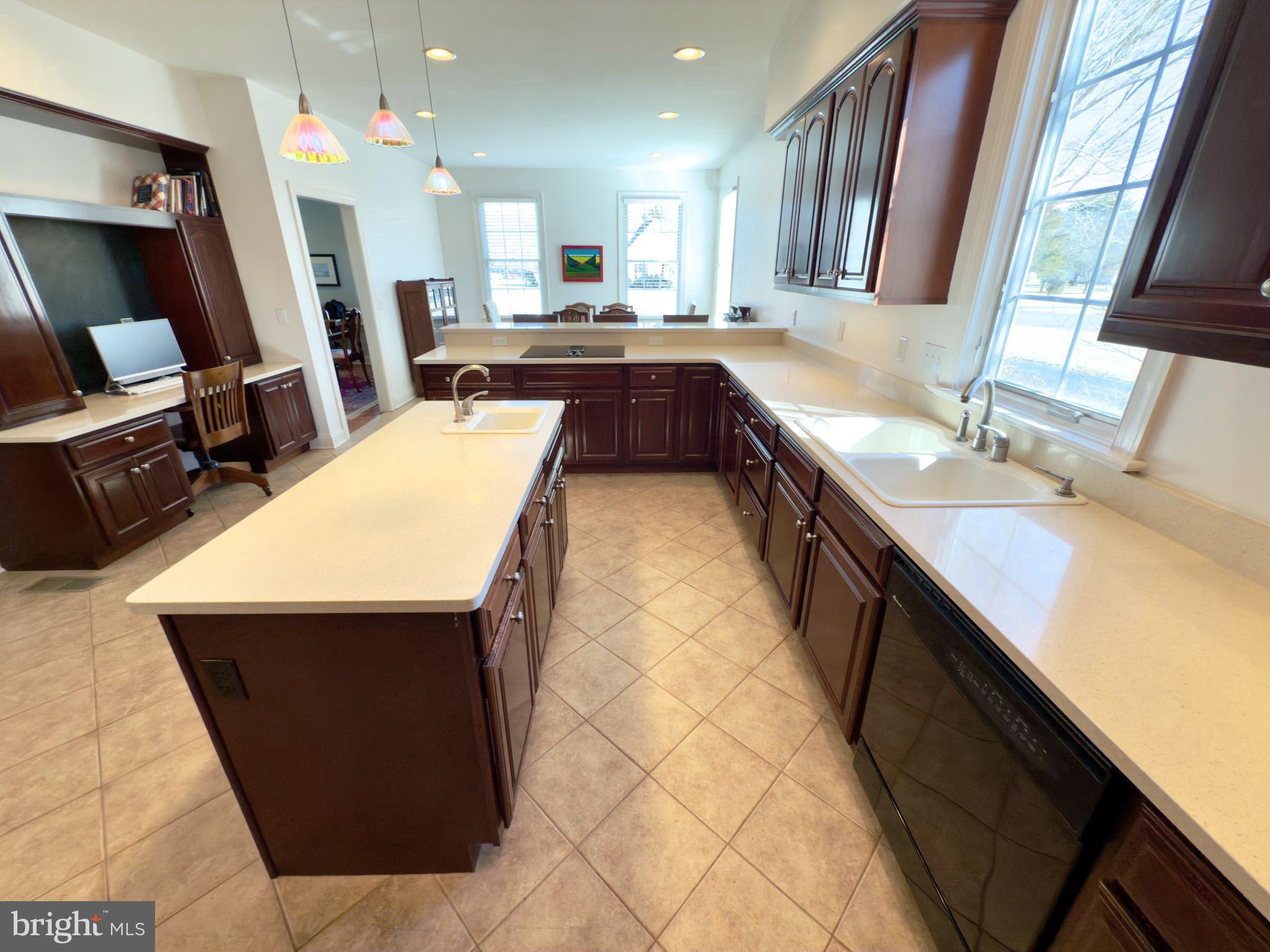 COUNTRY CLUB SOUTH - Residential