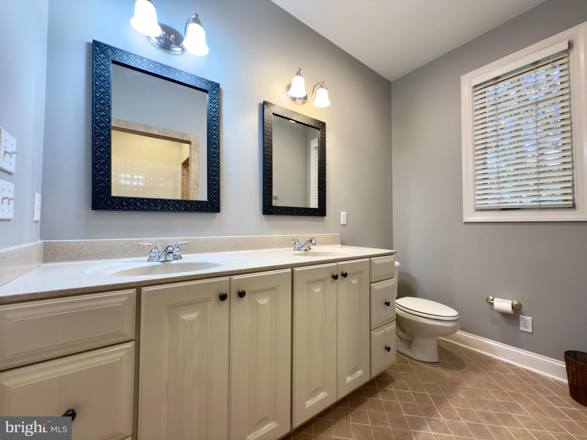 COUNTRY CLUB SOUTH - Residential