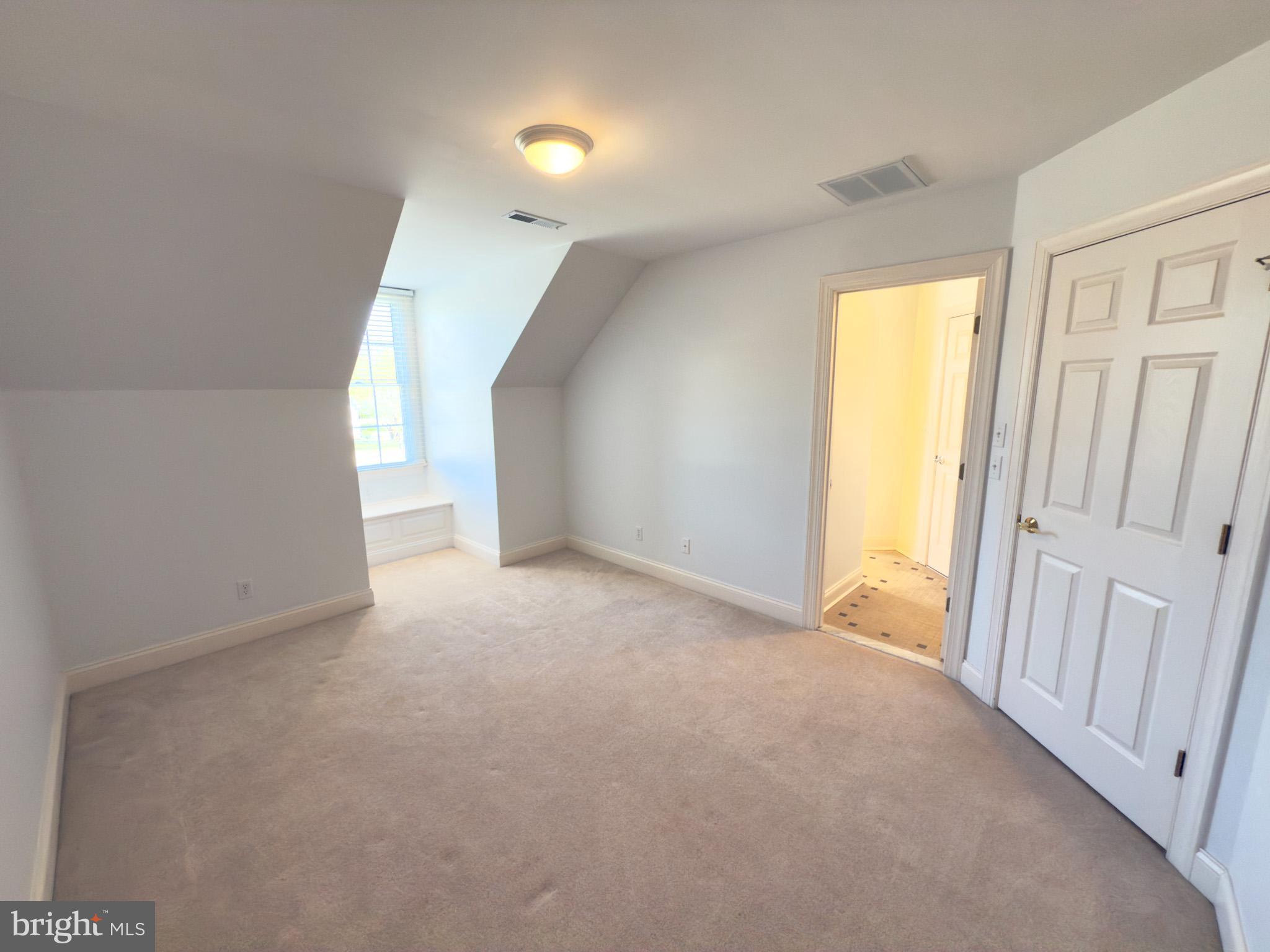 COUNTRY CLUB SOUTH - Residential