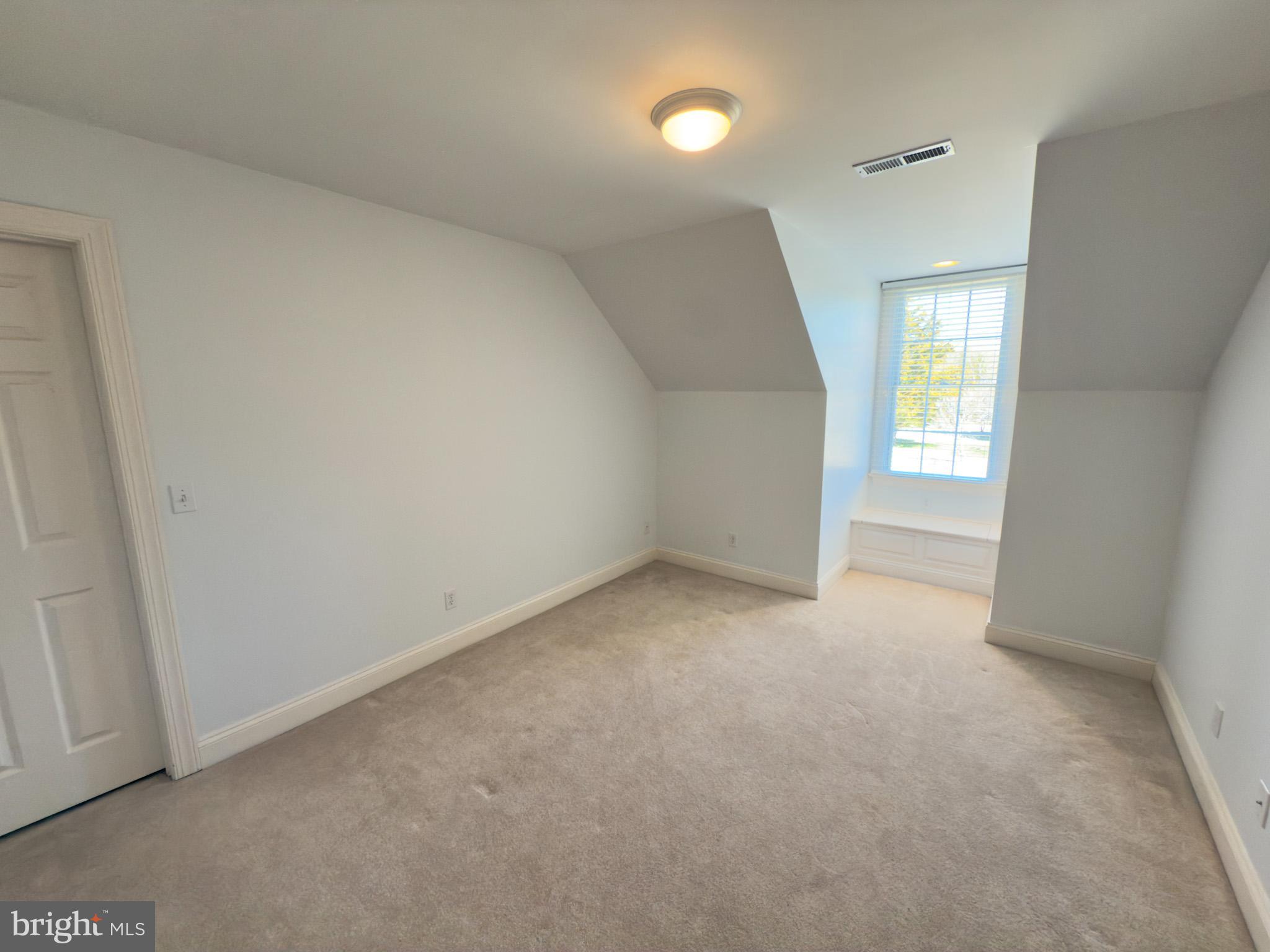 COUNTRY CLUB SOUTH - Residential