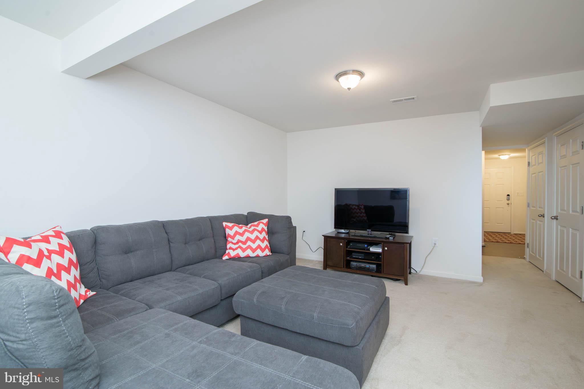 LAKELAND PLACE - Residential