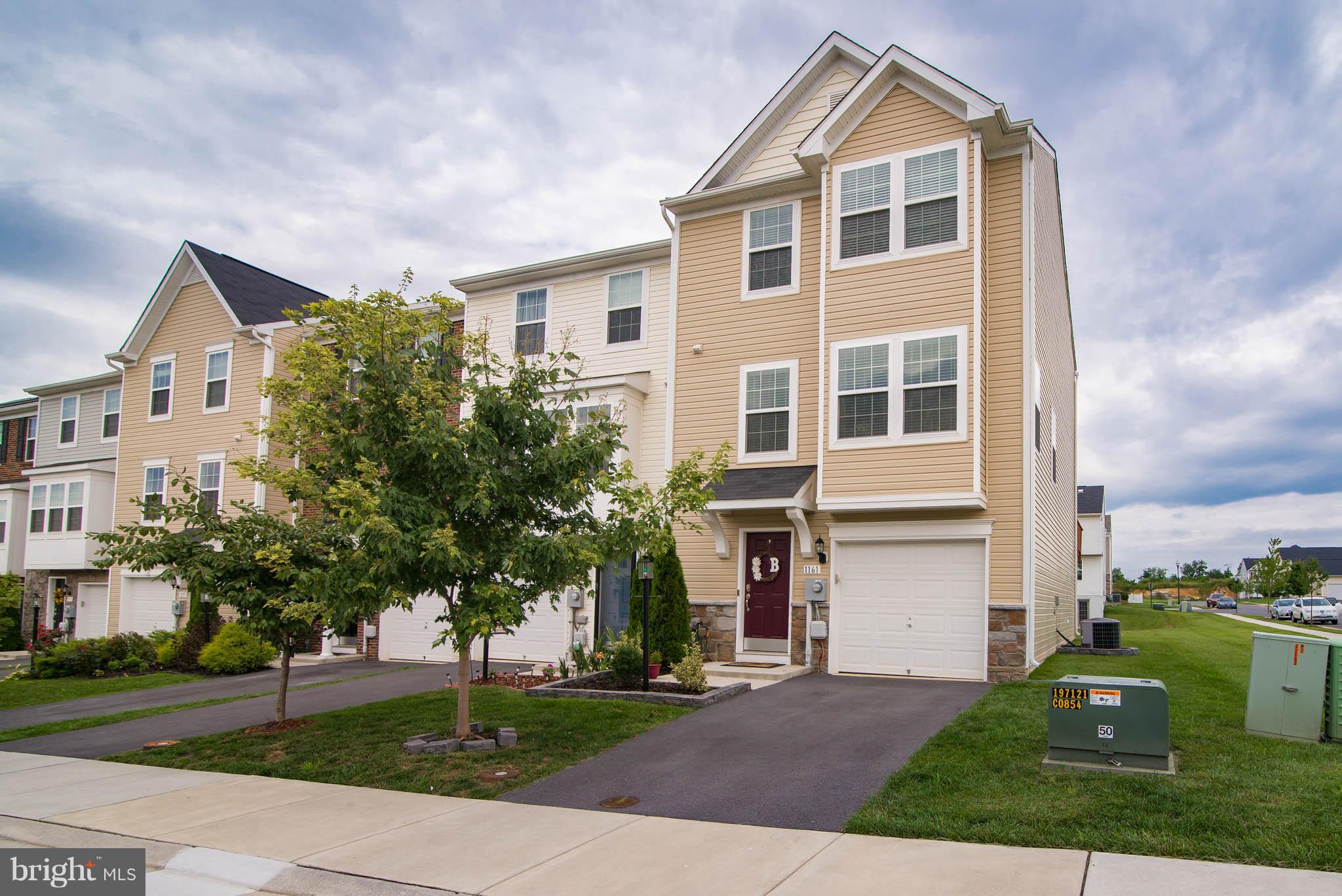 LAKELAND PLACE - Residential