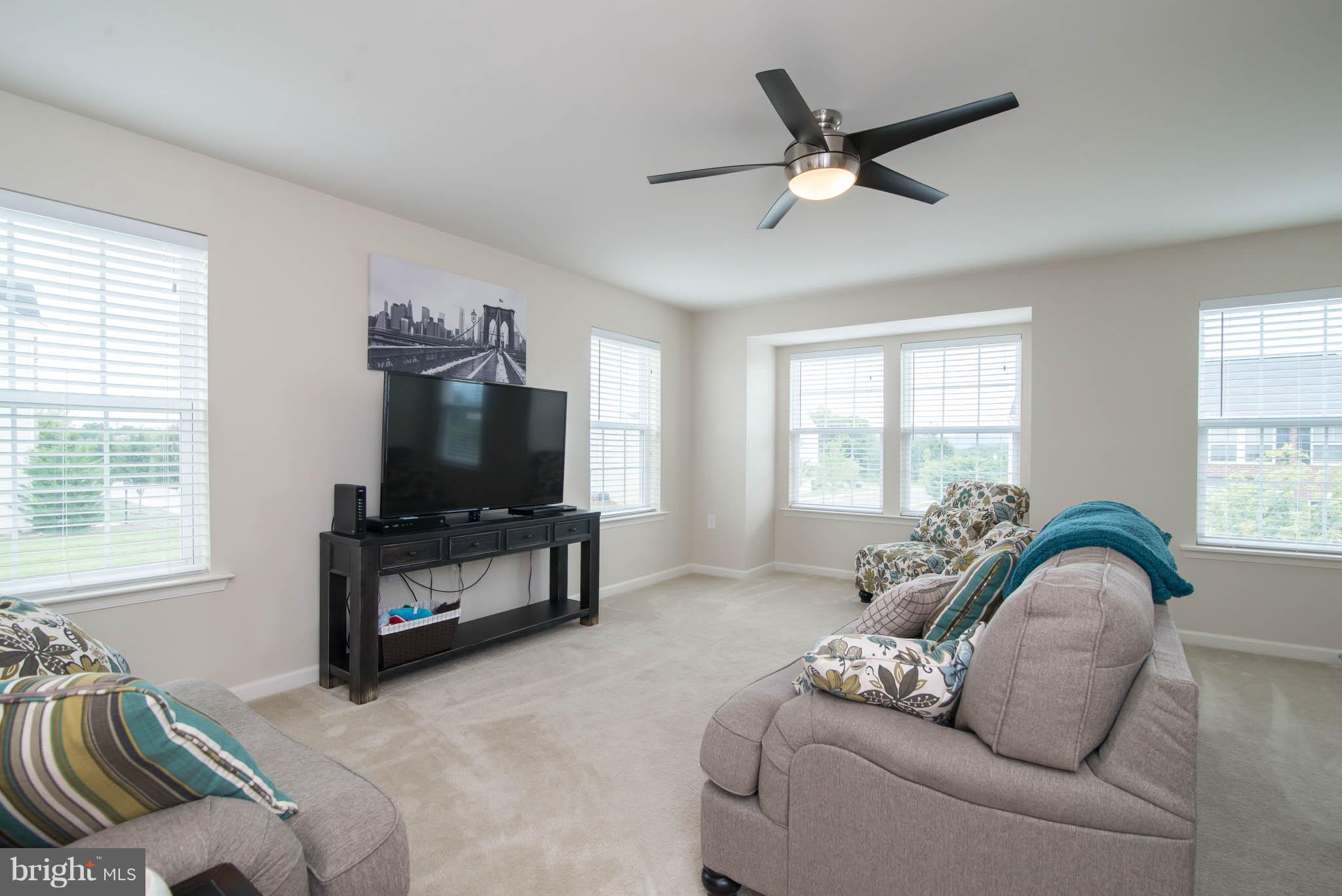 LAKELAND PLACE - Residential