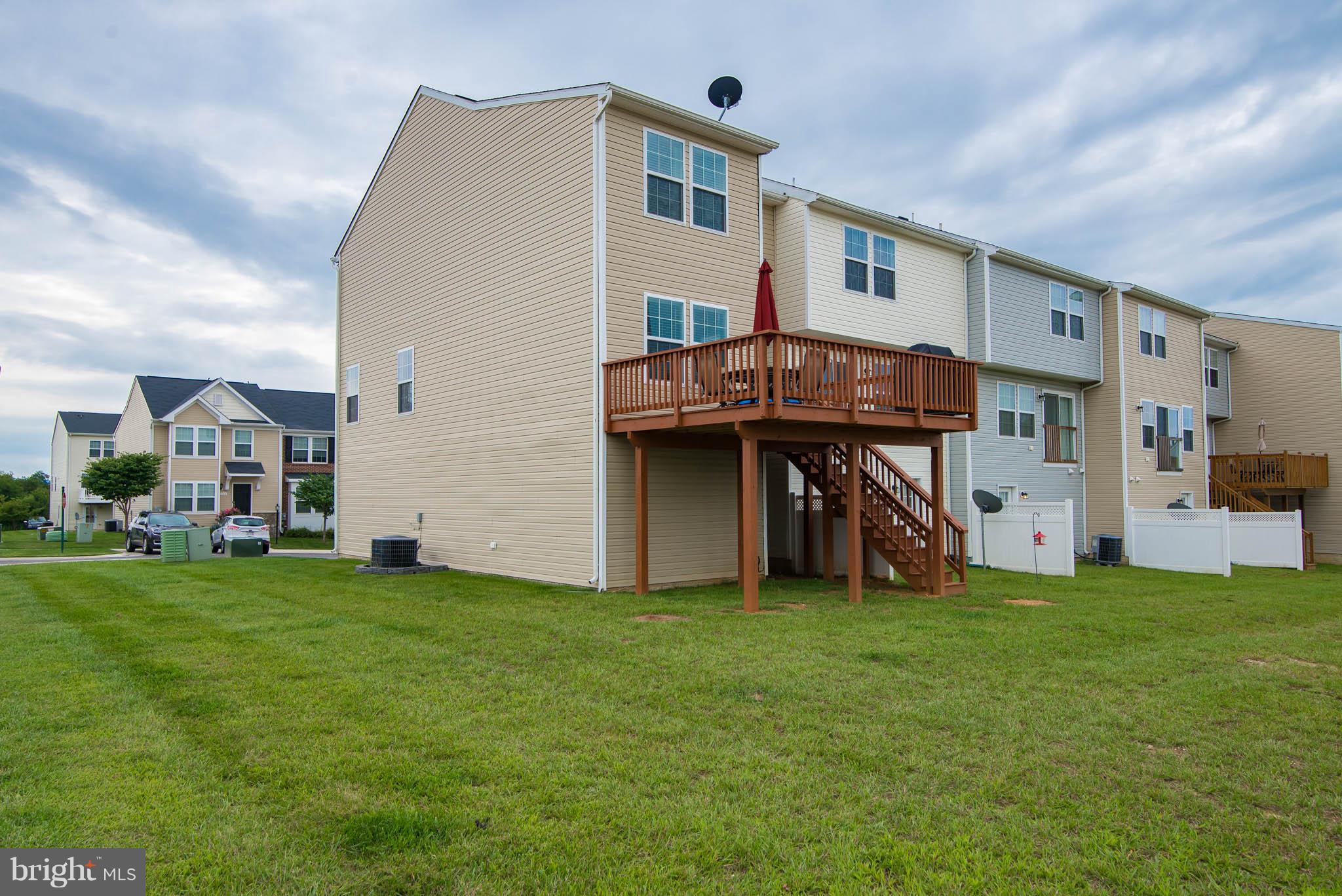 LAKELAND PLACE - Residential