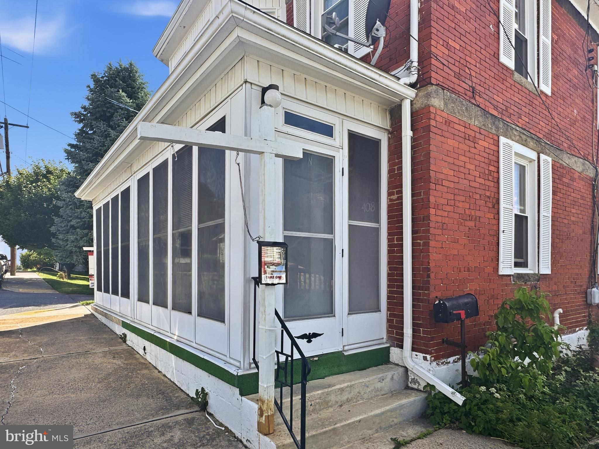408 FAIRVIEW AVENUE