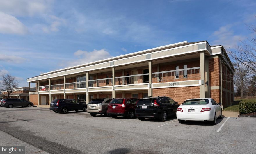 Beautiful newly renovated office space just a few blocks away from Rio & Downtown Crown. 
Perfect for any traditional office use, also medical, therapist, law office, insurance, even day care. 
Whatever your needs we are hoping to accommodate! 

The full space is 3500SF but the landlord is willing to split the space up if Tenant does not need the entirety of it.  Also willing to make changes to the office layout if needed. Motivated to get leased!