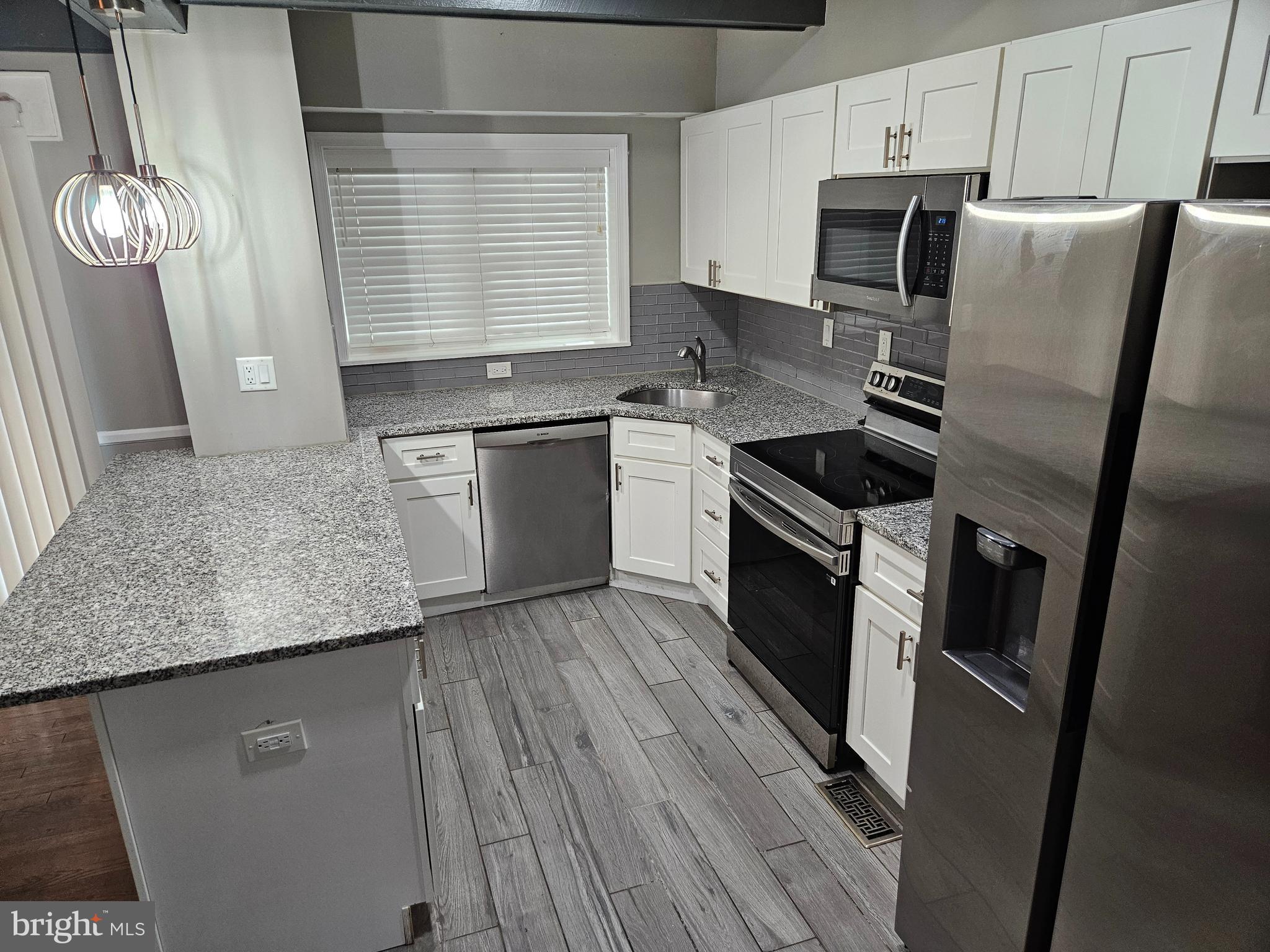 IDLEWOOD - Residential Lease