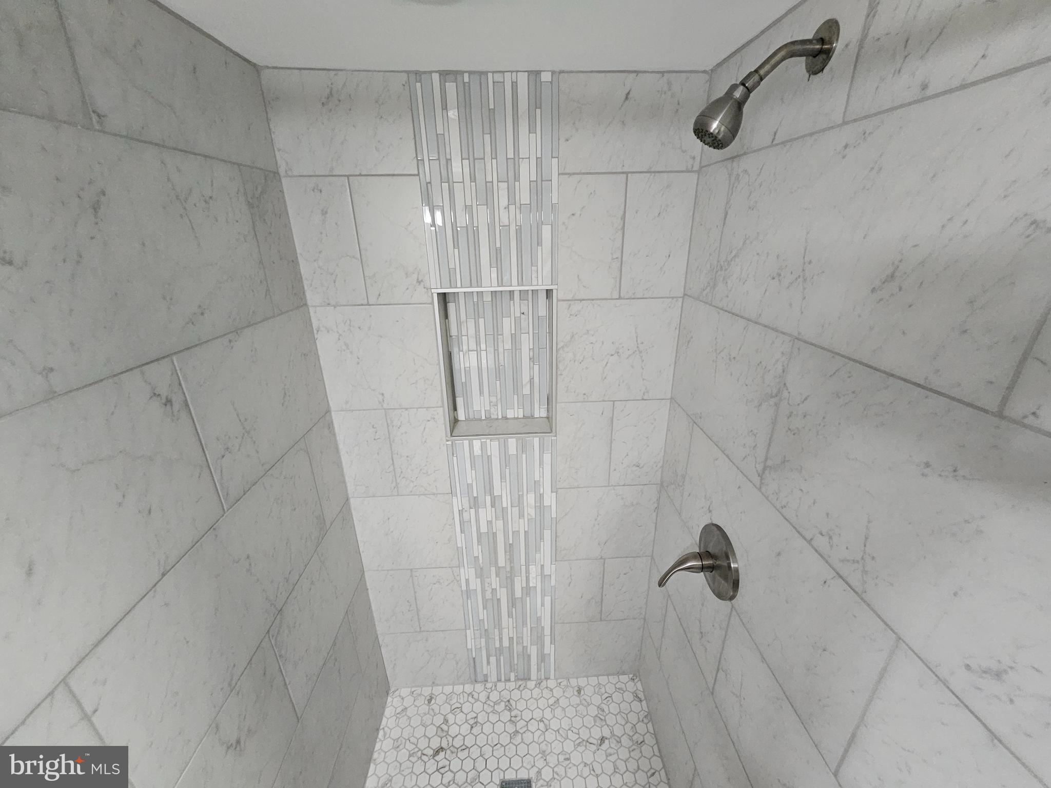 IDLEWOOD - Residential Lease