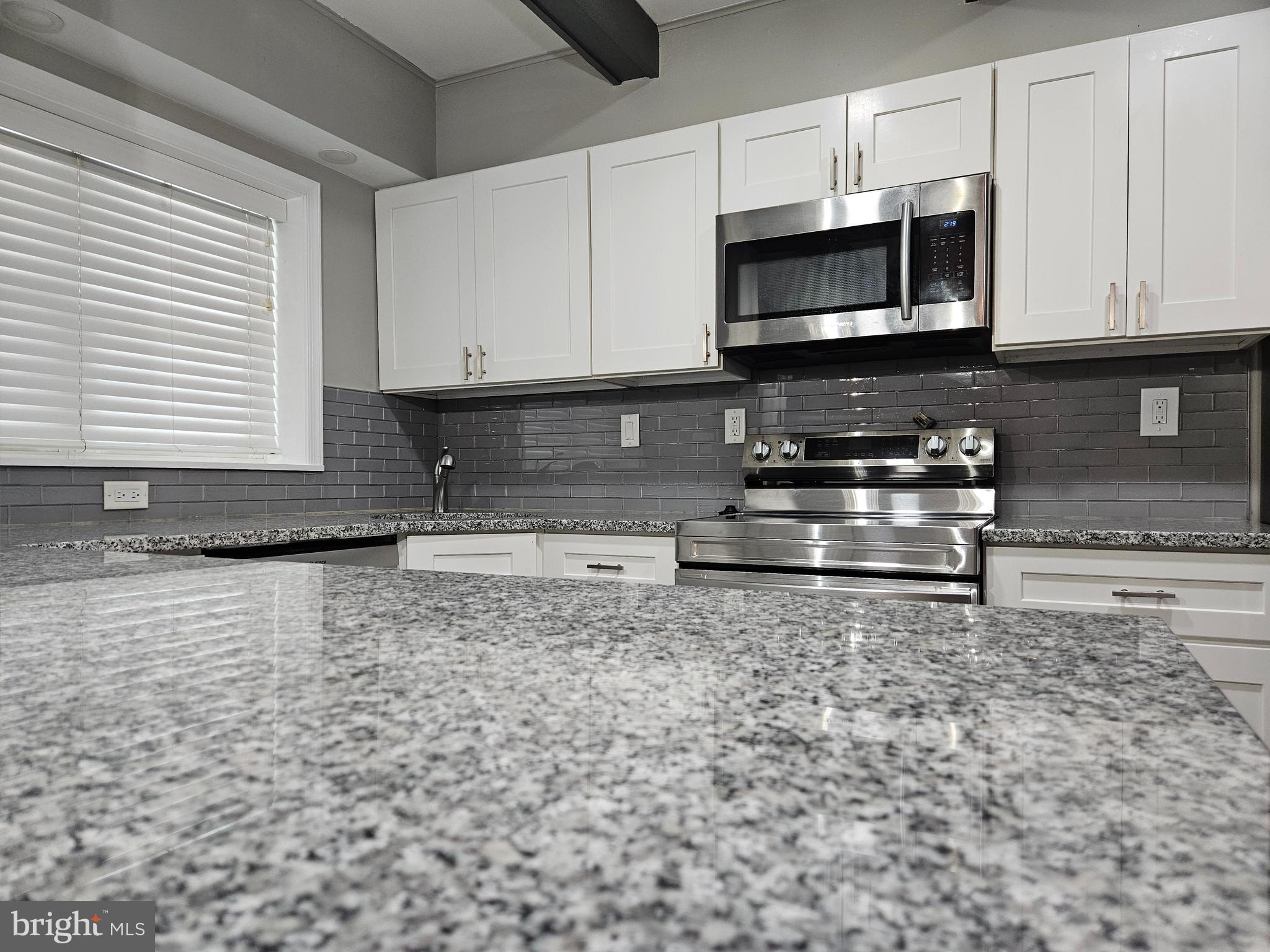 IDLEWOOD - Residential Lease