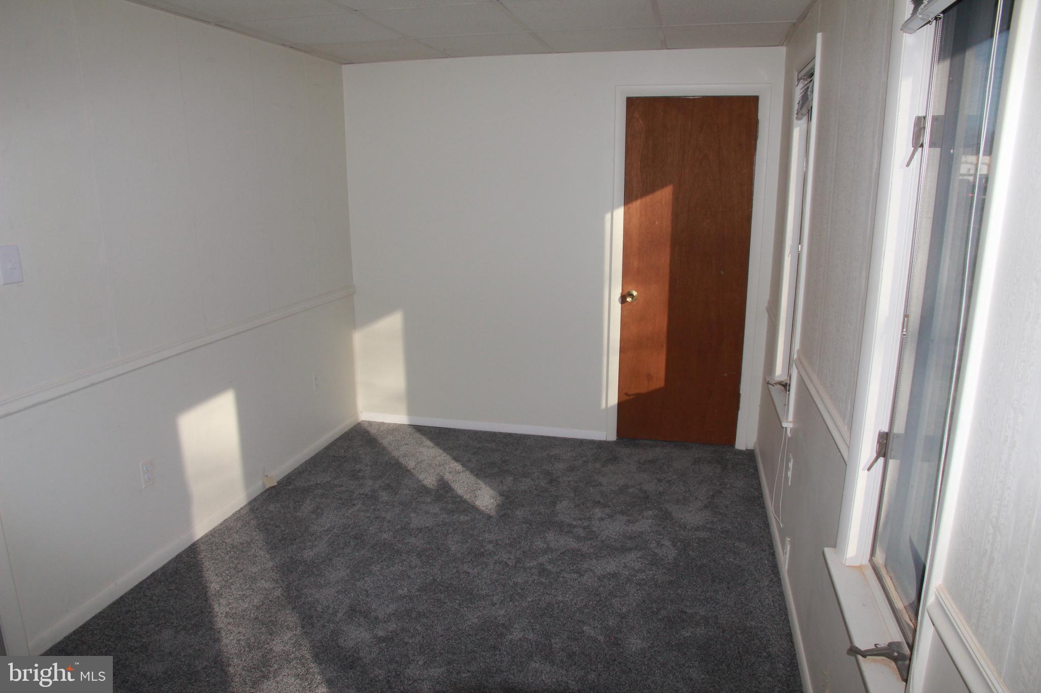 COMMONS OF MIDDLET - Residential Lease