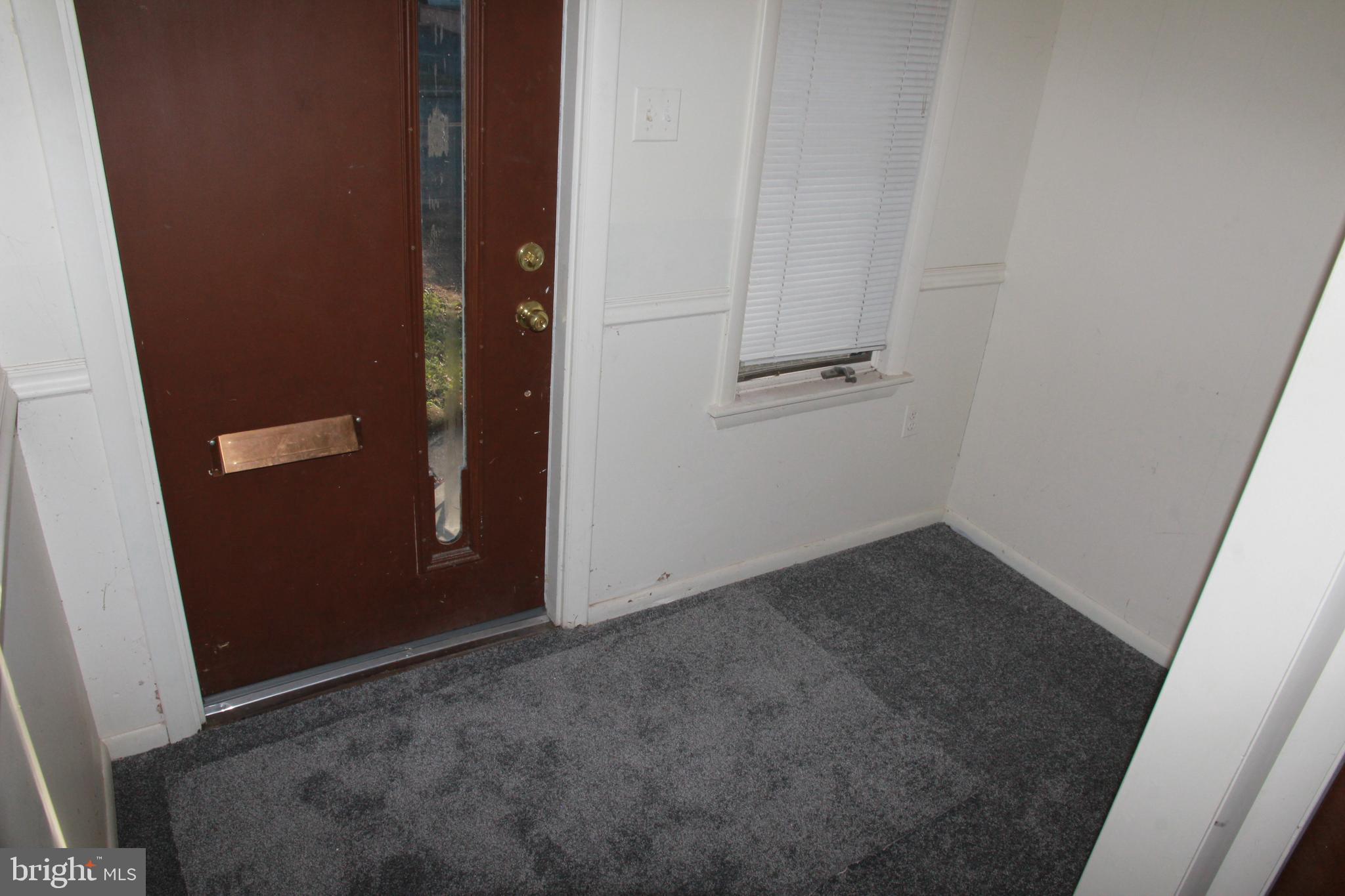 COMMONS OF MIDDLET - Residential Lease