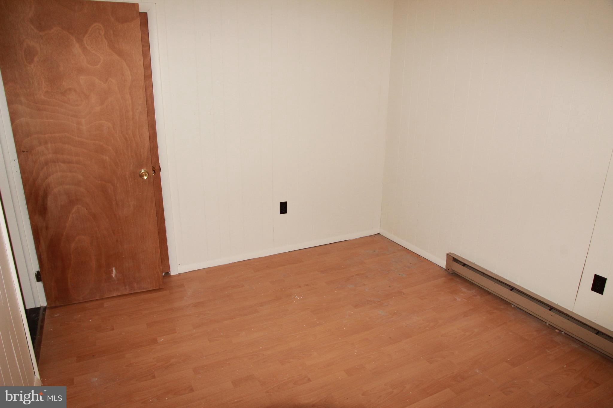 COMMONS OF MIDDLET - Residential Lease