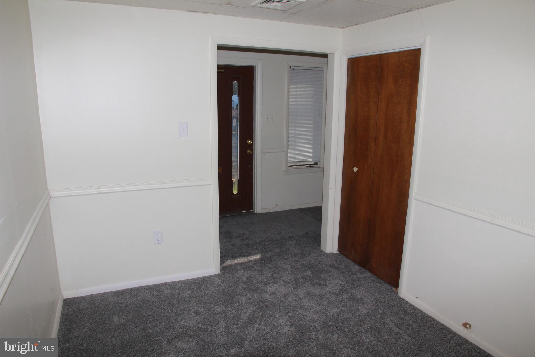 COMMONS OF MIDDLET - Residential Lease