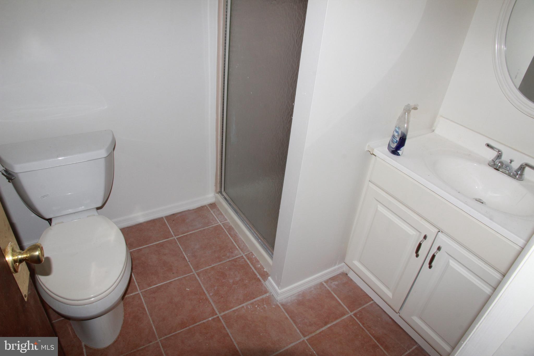 COMMONS OF MIDDLET - Residential Lease