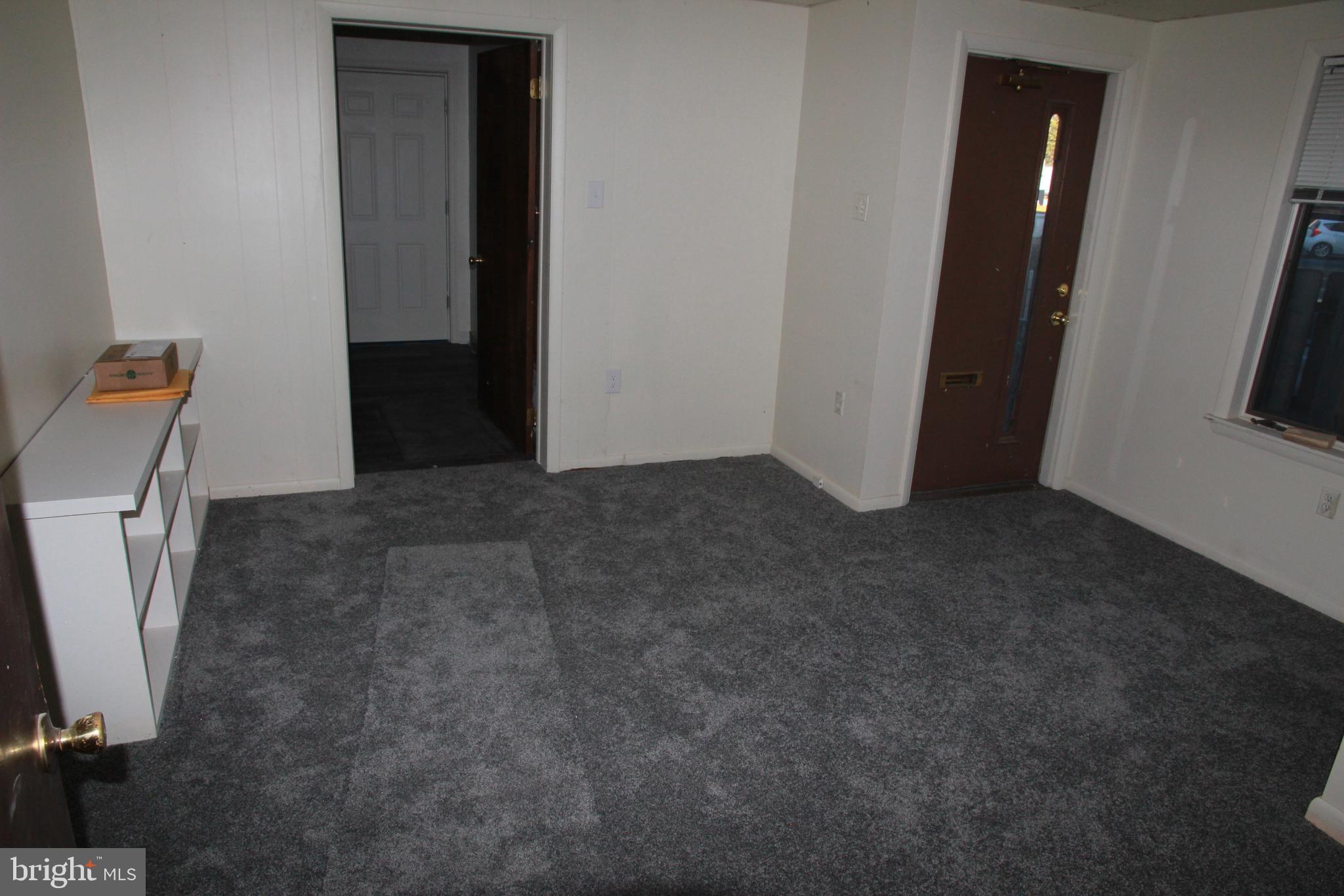 COMMONS OF MIDDLET - Residential Lease