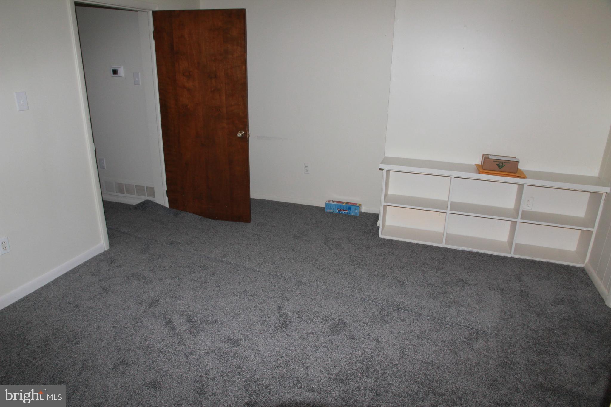 COMMONS OF MIDDLET - Residential Lease