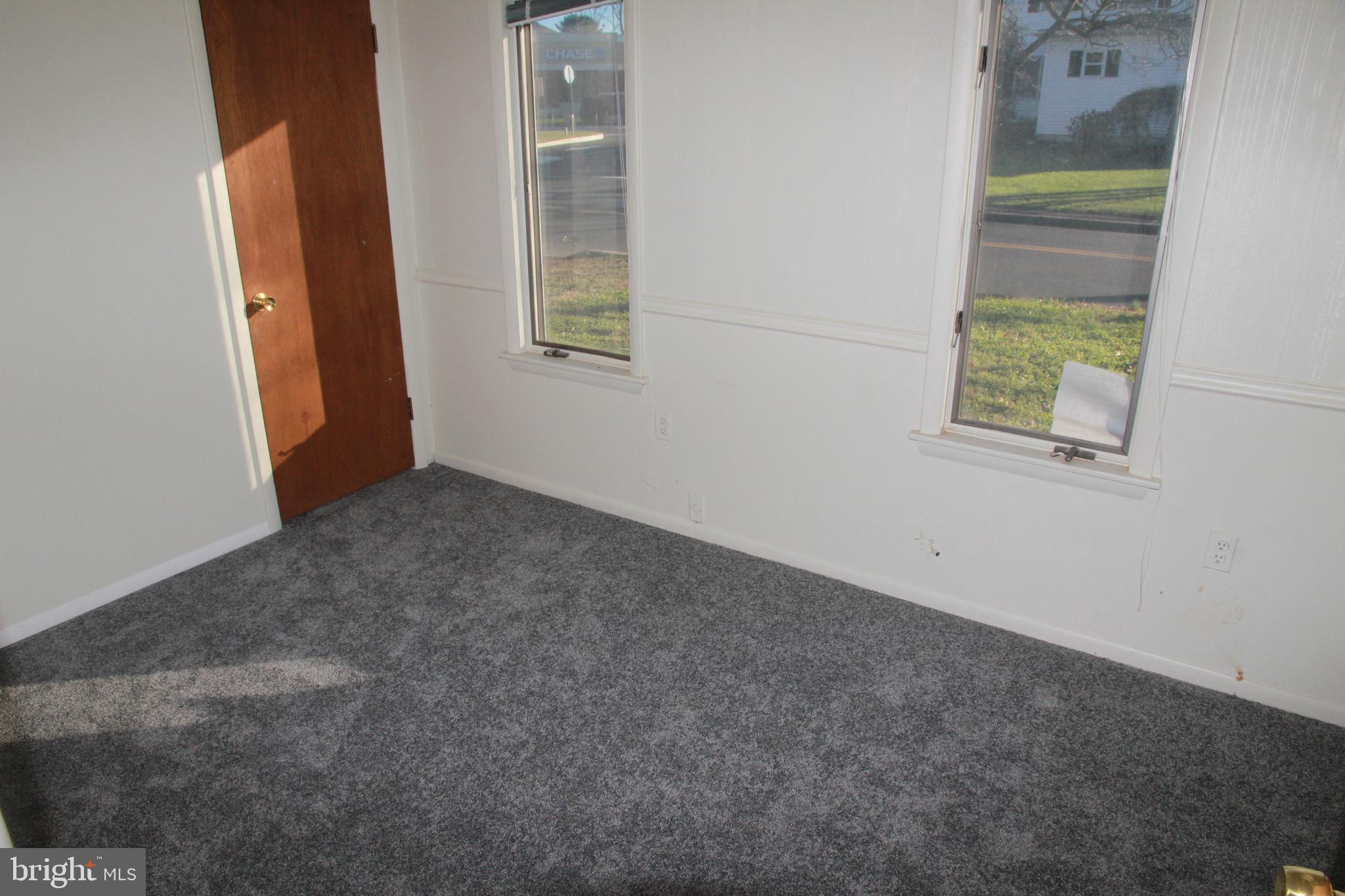 COMMONS OF MIDDLET - Residential Lease