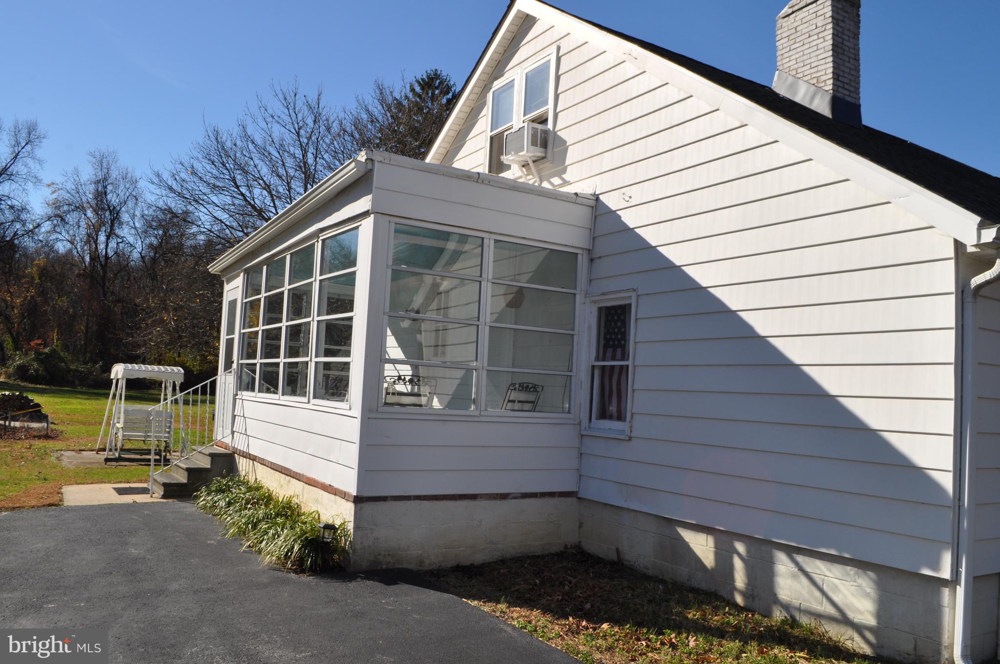 5952 SUMMIT BRIDGE ROAD