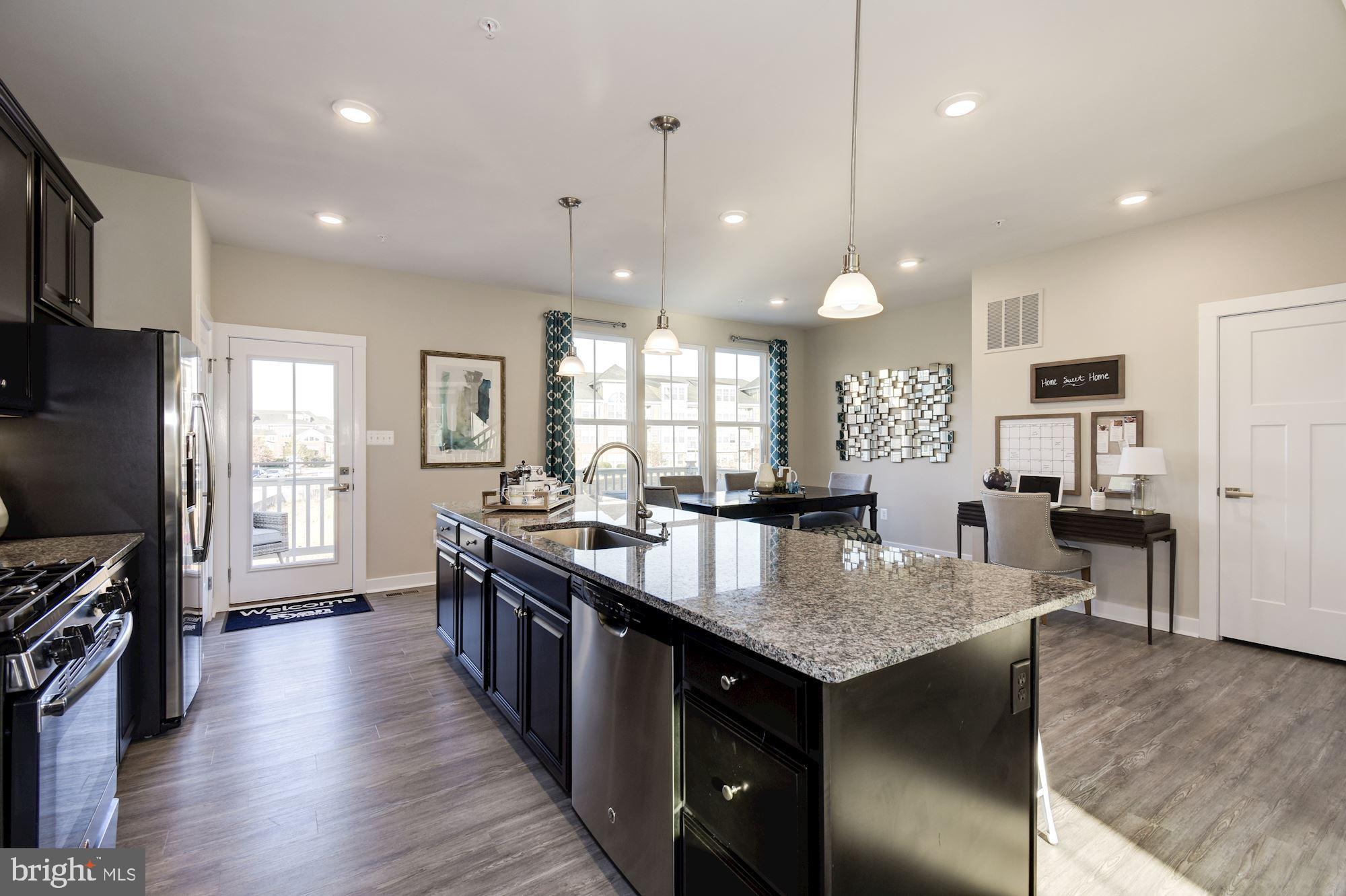 WESTCHESTER SQUARE - Residential