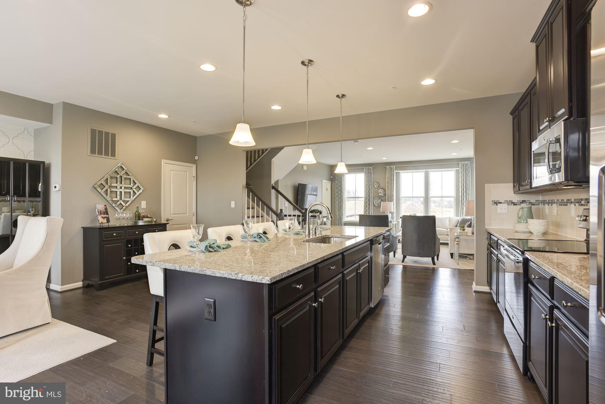 WESTCHESTER SQUARE - Residential