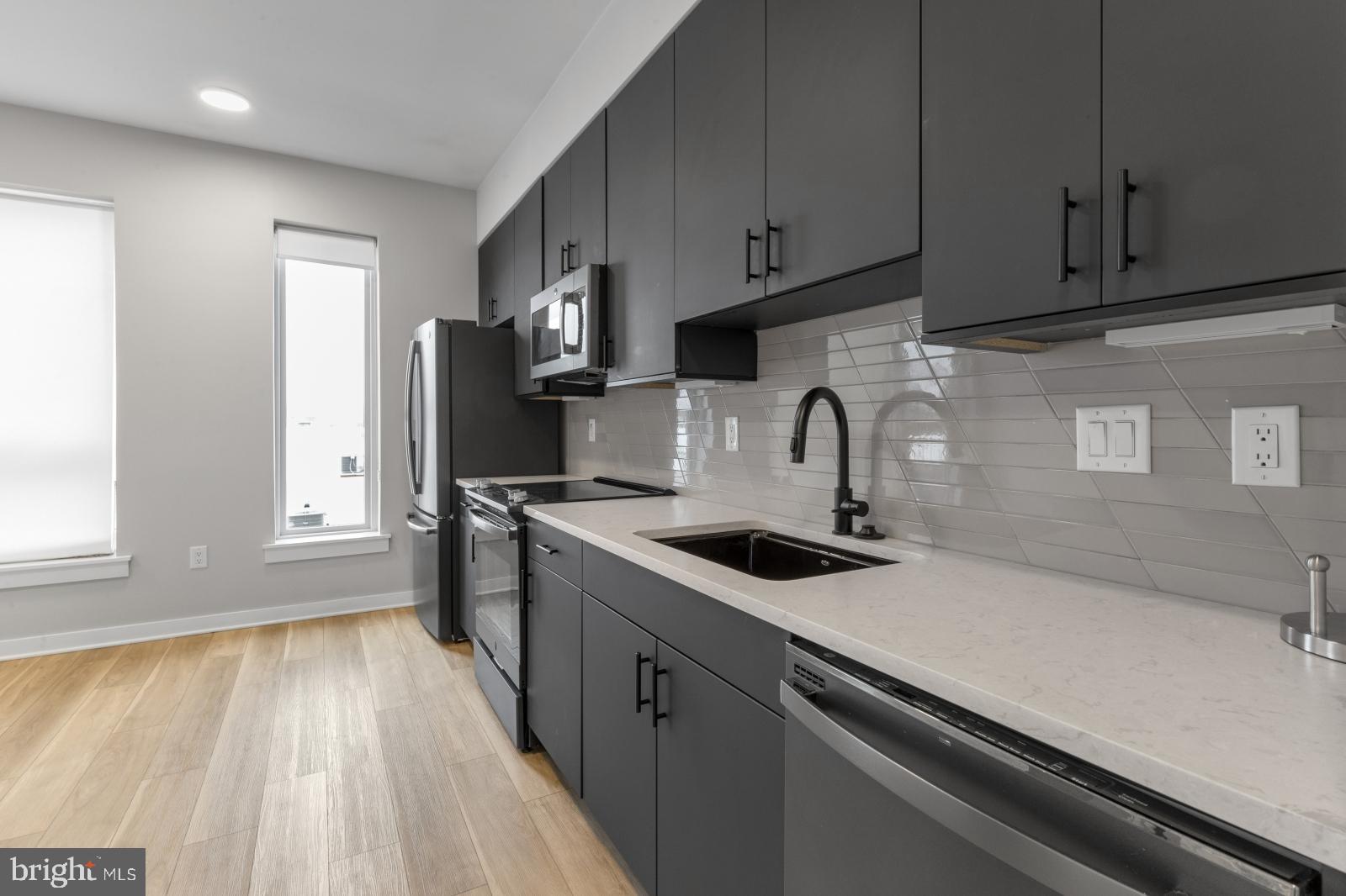 OLDE KENSINGTON - Residential Lease