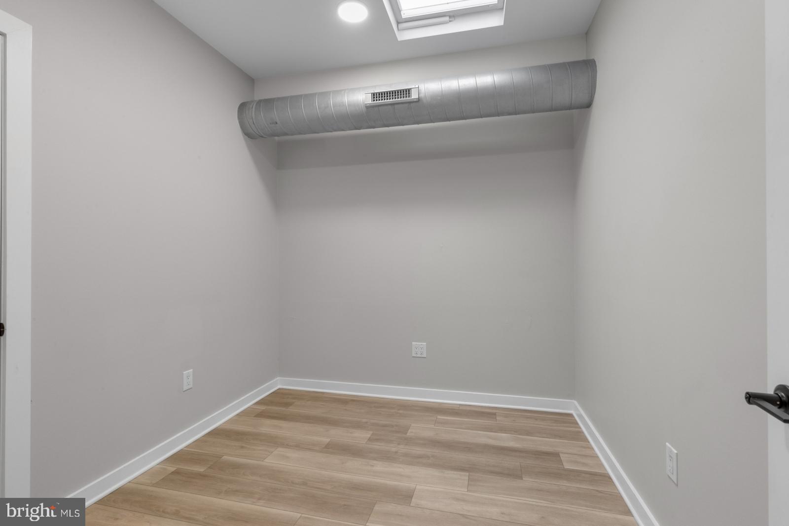 OLDE KENSINGTON - Residential Lease