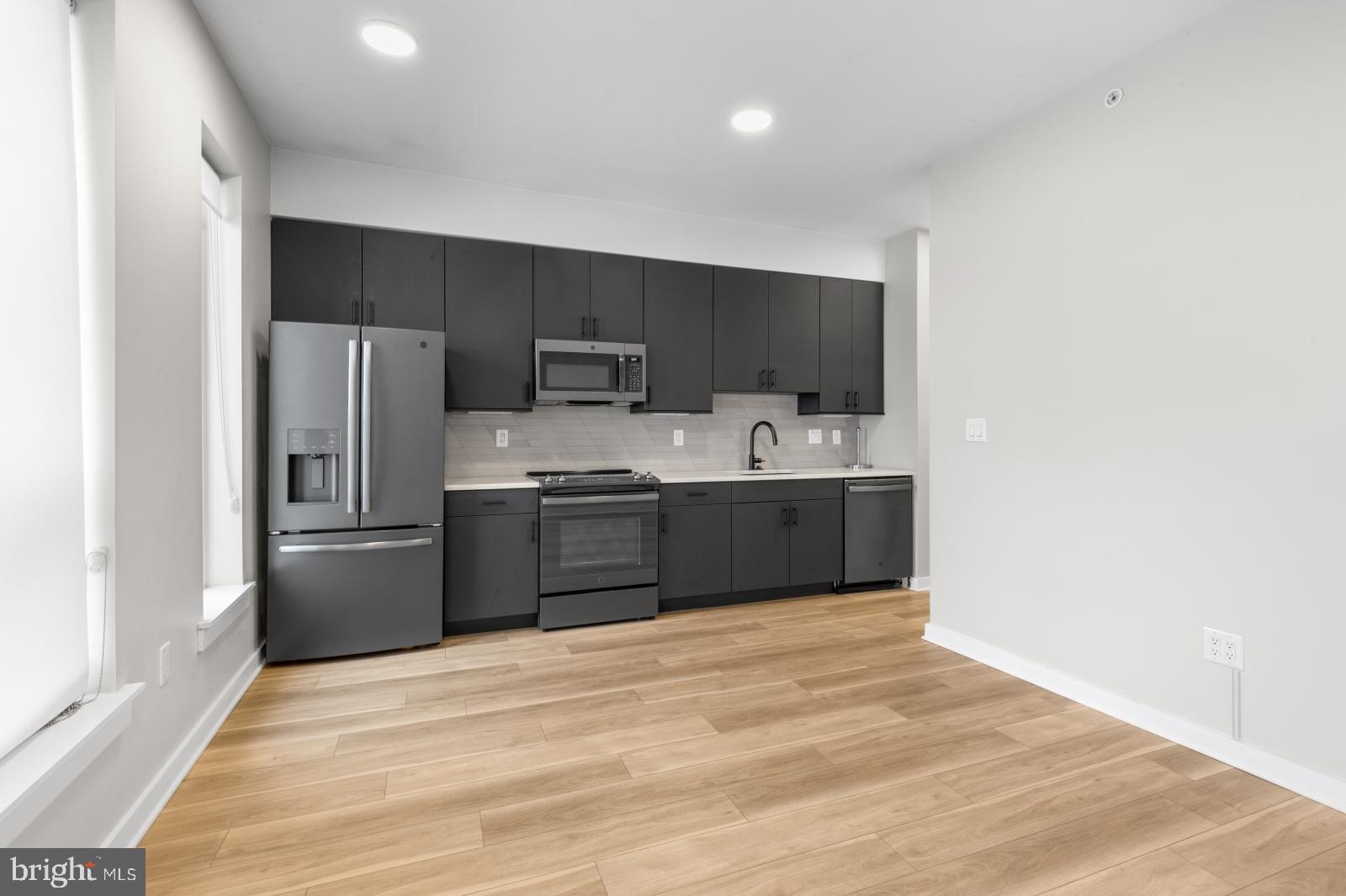 OLDE KENSINGTON - Residential Lease