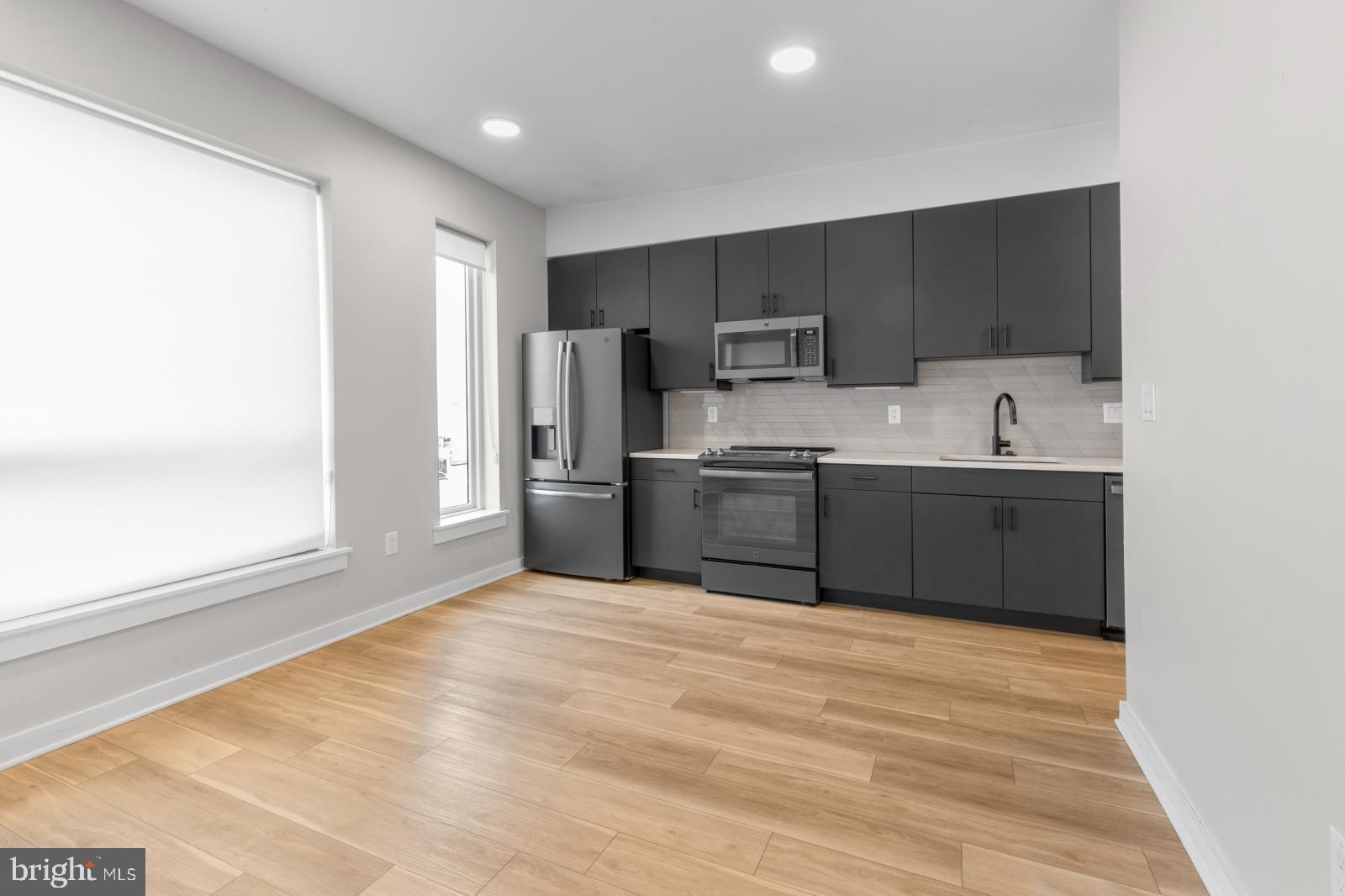 OLDE KENSINGTON - Residential Lease