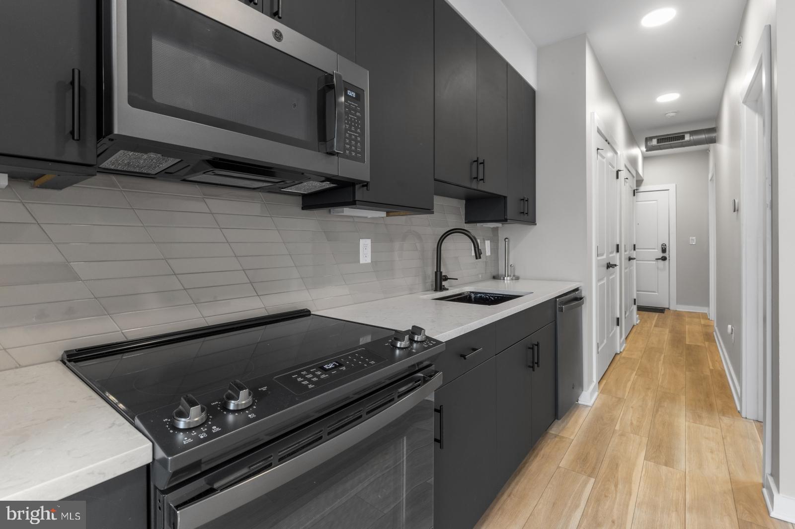 OLDE KENSINGTON - Residential Lease