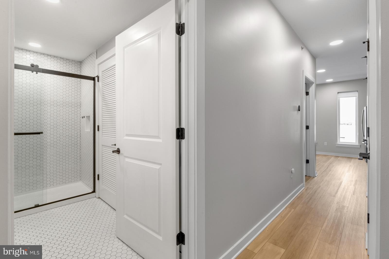 OLDE KENSINGTON - Residential Lease