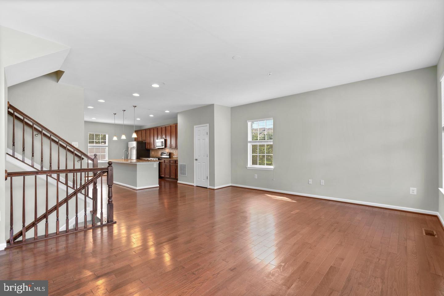 6704 SAW MILL COURT