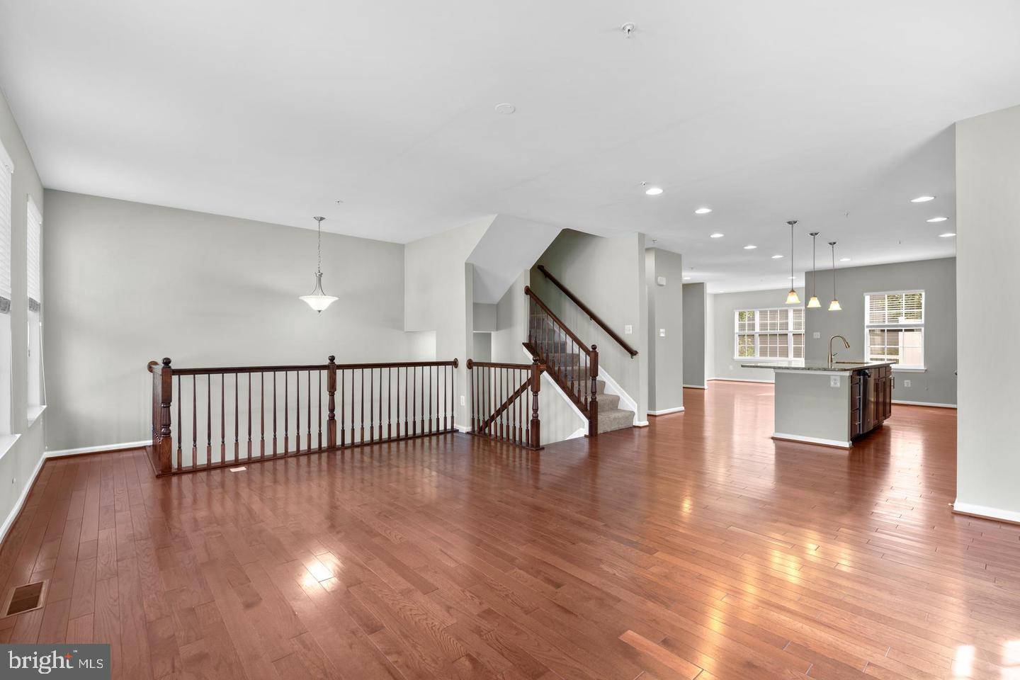 6704 SAW MILL COURT