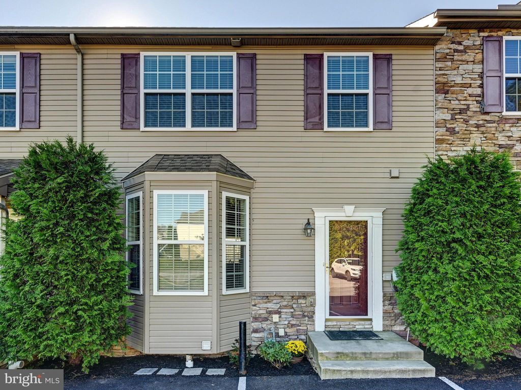Photo of 653 Sunglow Drive, SHREWSBURY, PA 17361 (MLS # PAYK2086776)