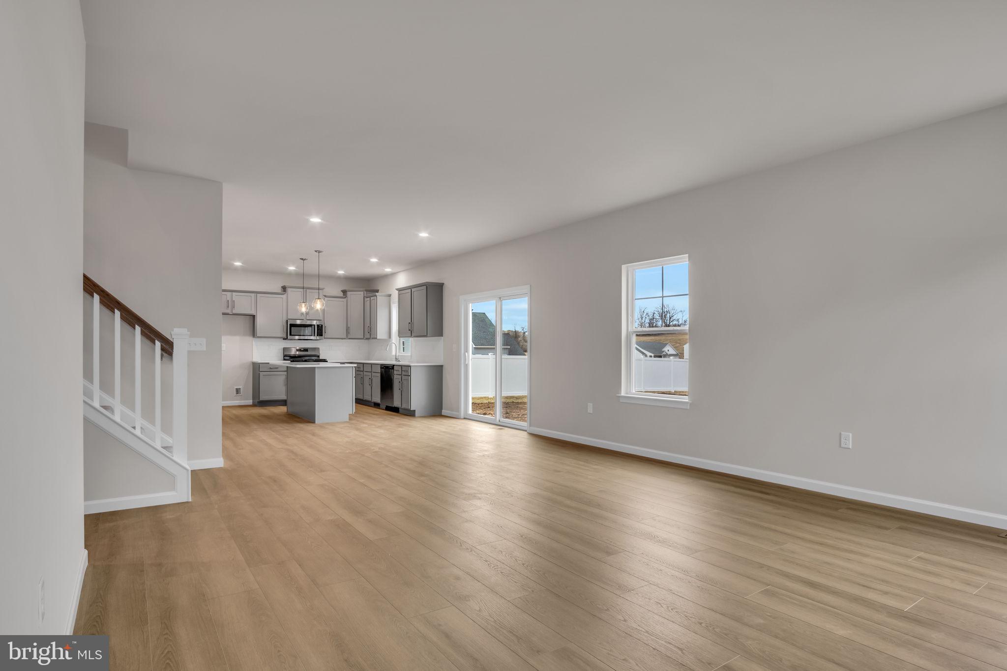 JEFFERSON COURT - Residential