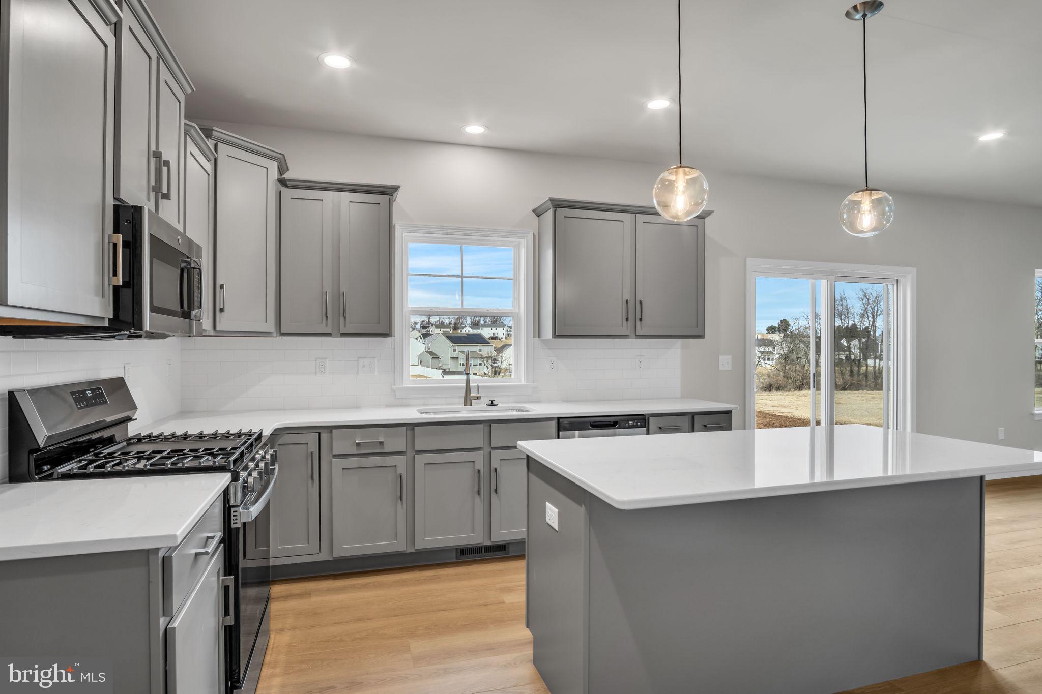 JEFFERSON COURT - Residential