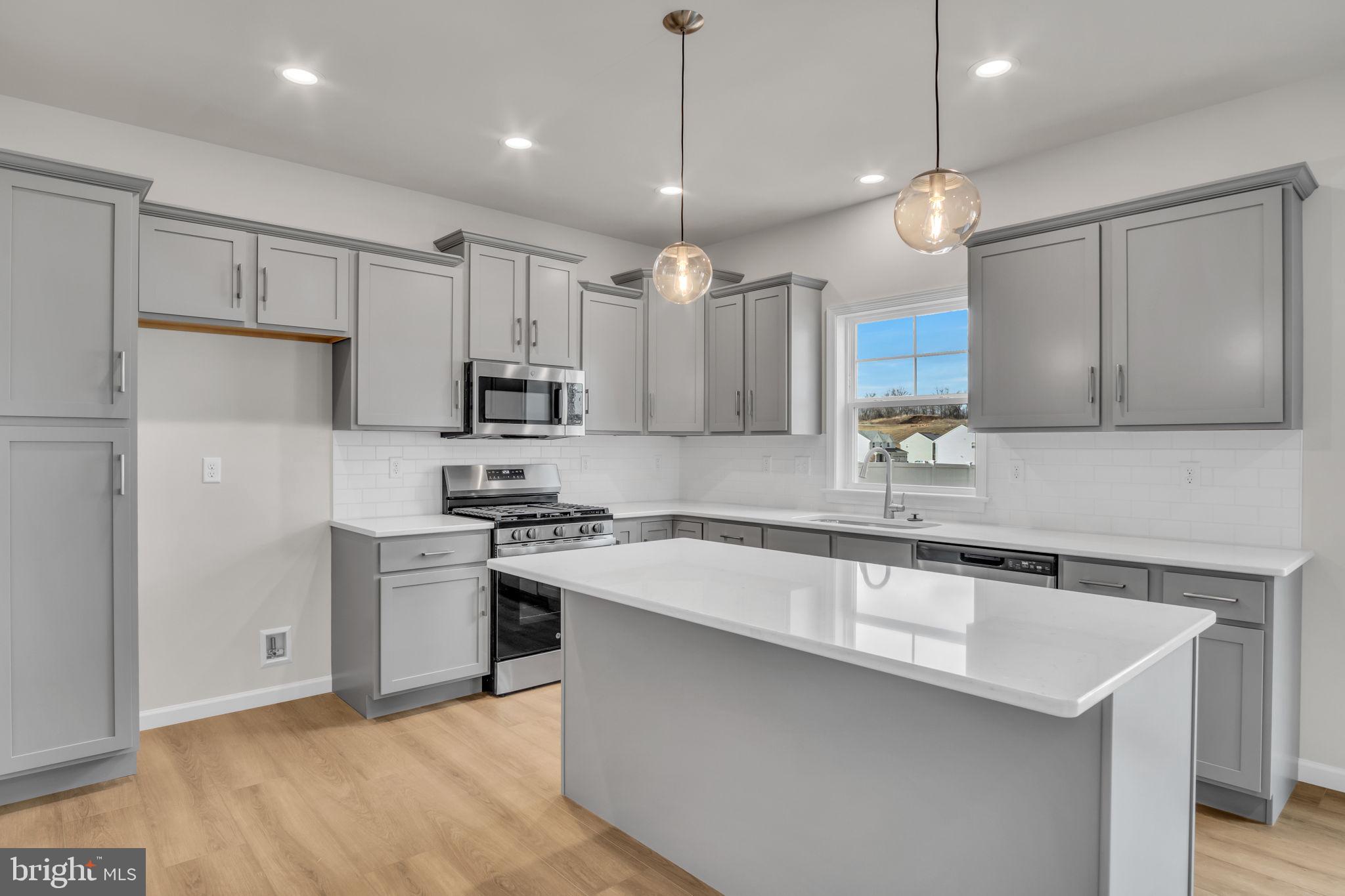 JEFFERSON COURT - Residential