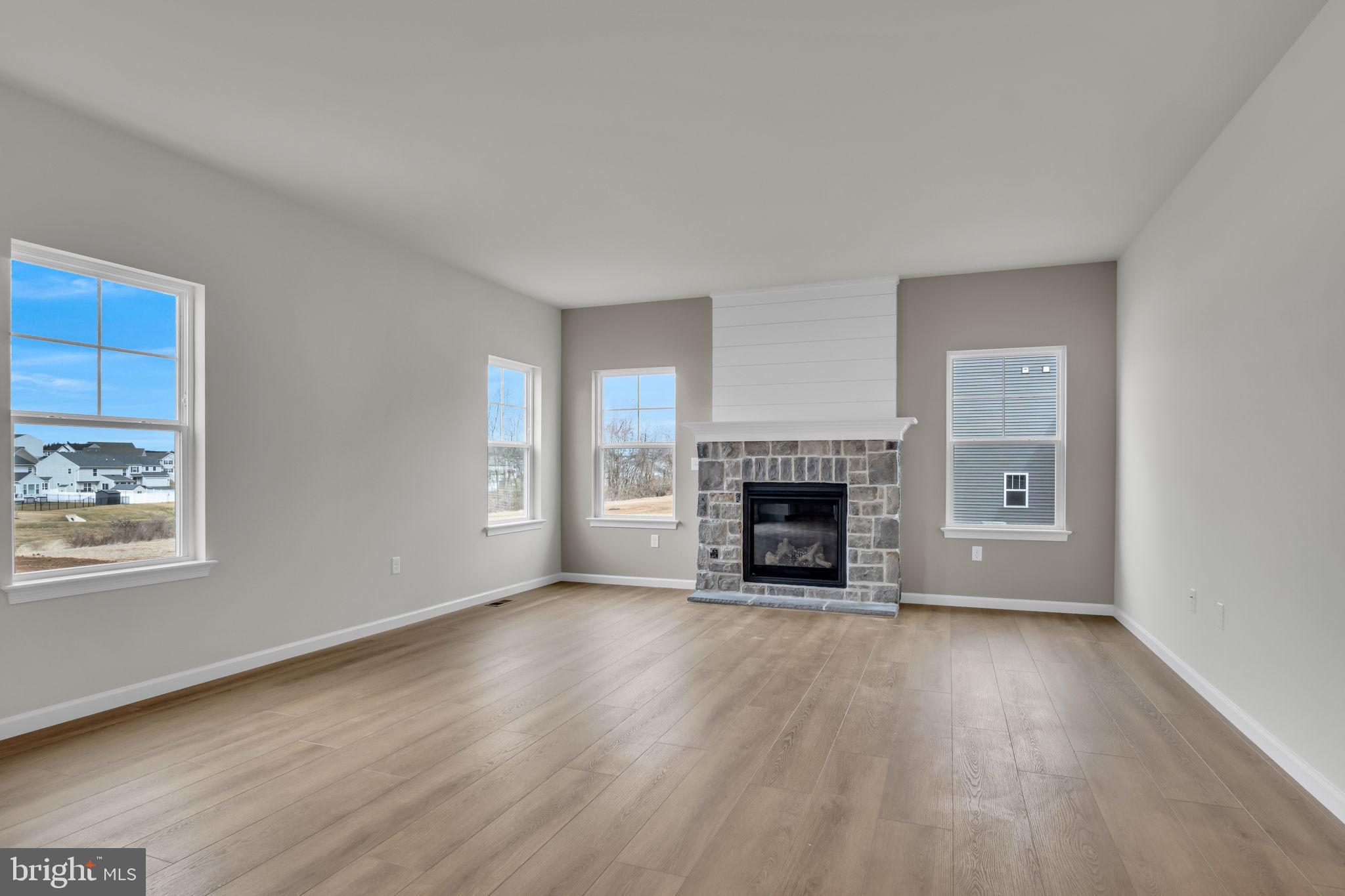 JEFFERSON COURT - Residential