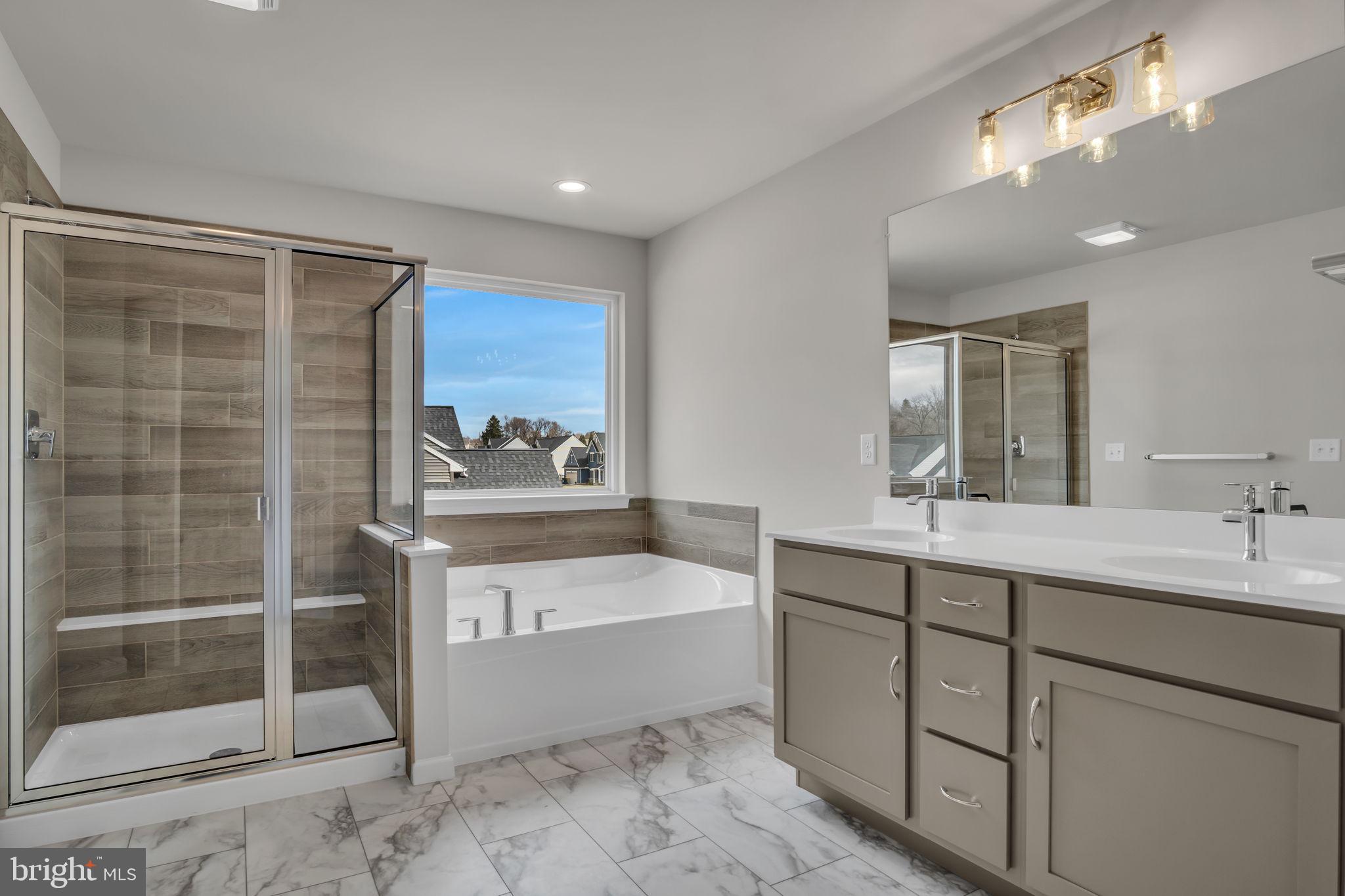 JEFFERSON COURT - Residential