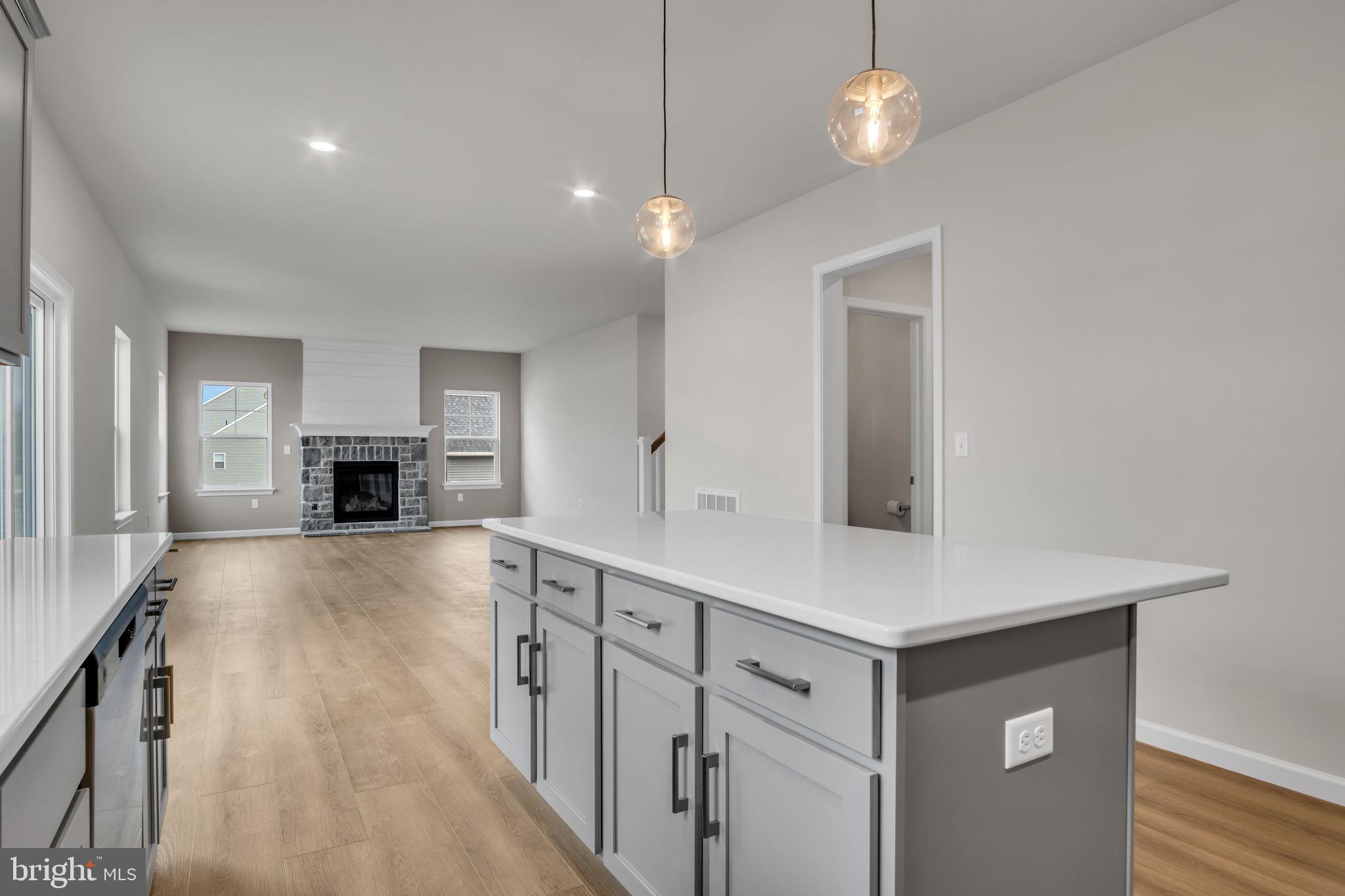 JEFFERSON COURT - Residential