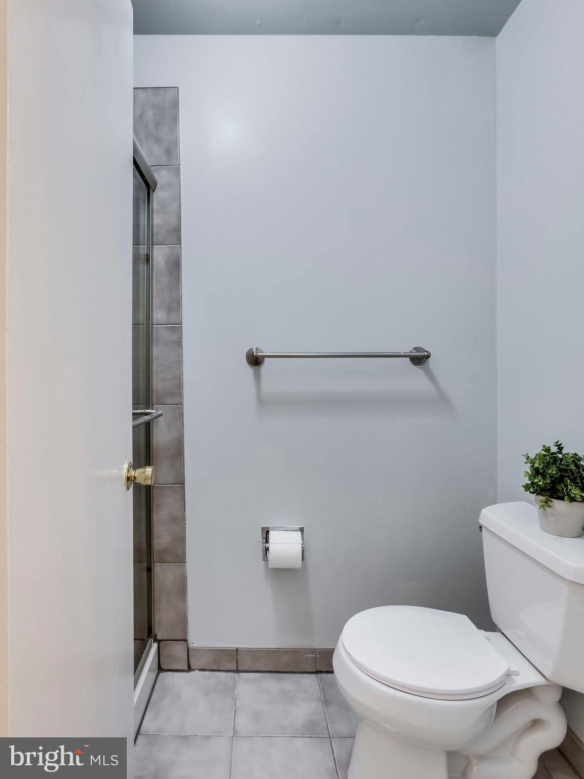 ROCK CREEK PALISADES - Residential Lease