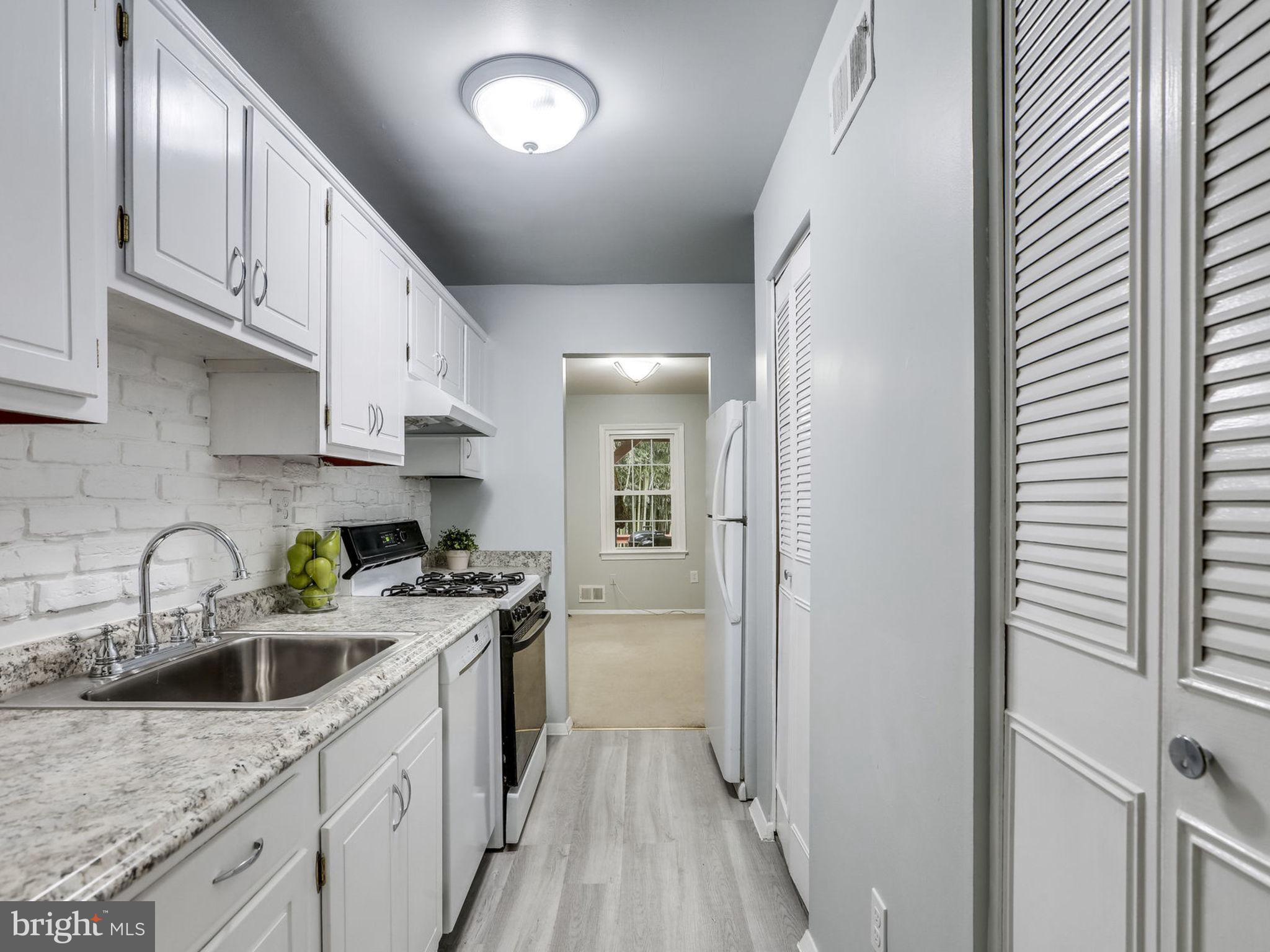 ROCK CREEK PALISADES - Residential Lease