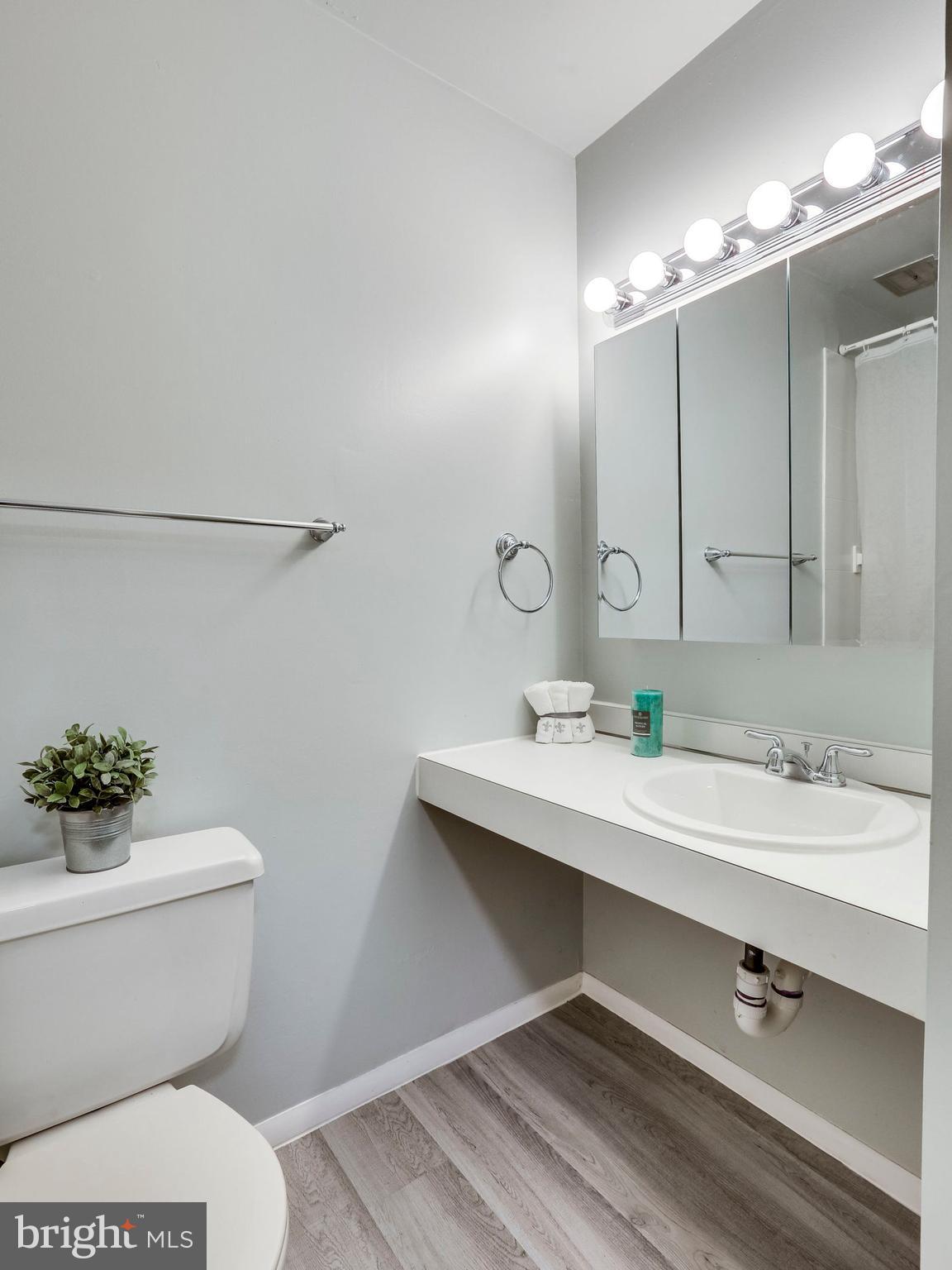 ROCK CREEK PALISADES - Residential Lease