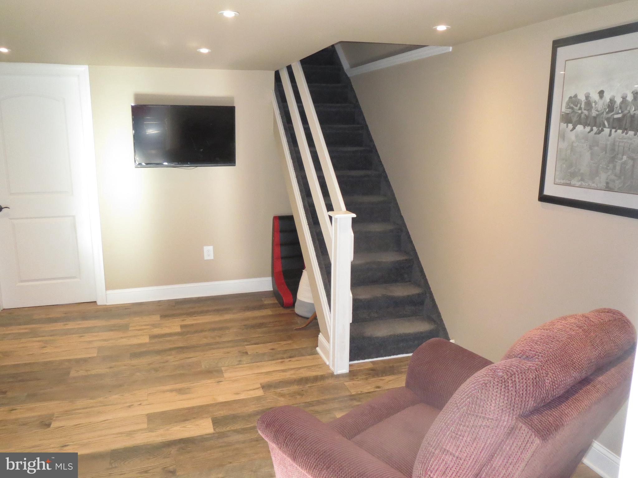 FOX CHASE - Residential