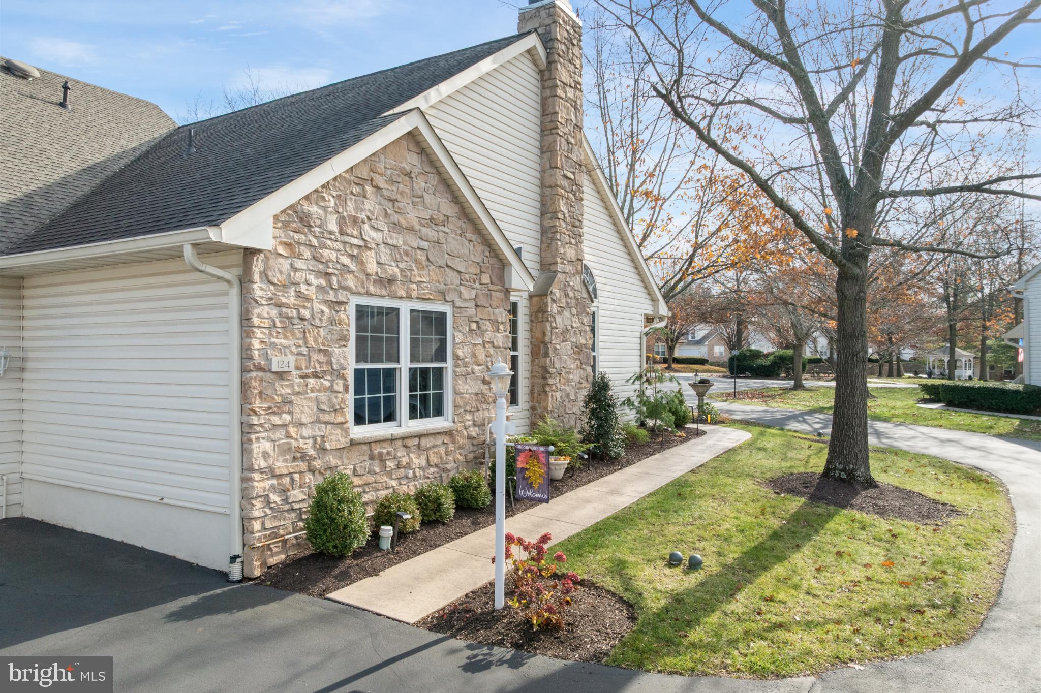 124 HOLLYBUSH CIRCLE