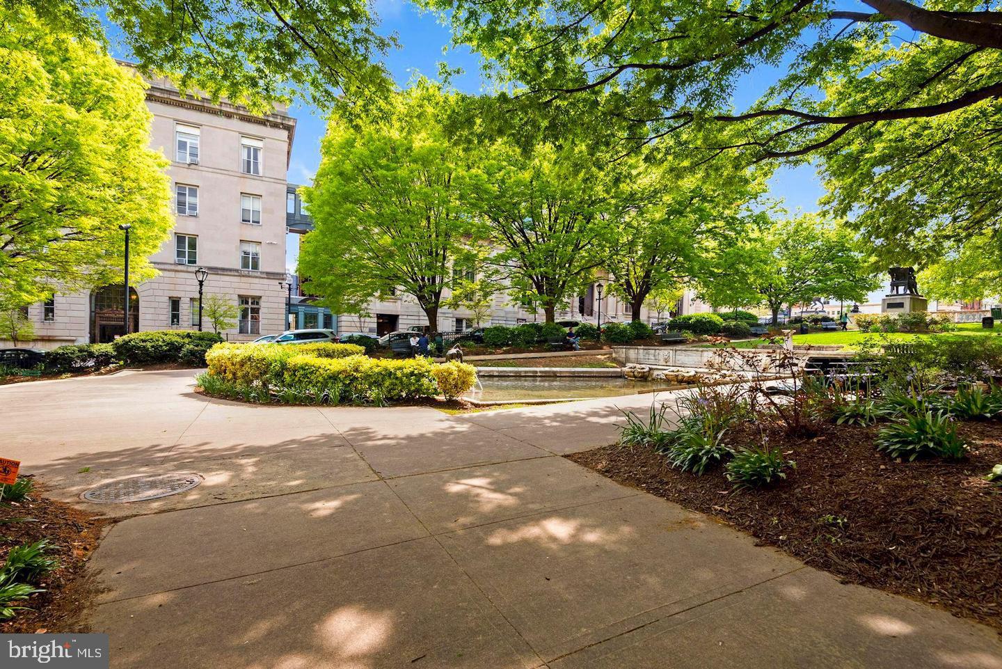 18 E MOUNT VERNON PLACE 3