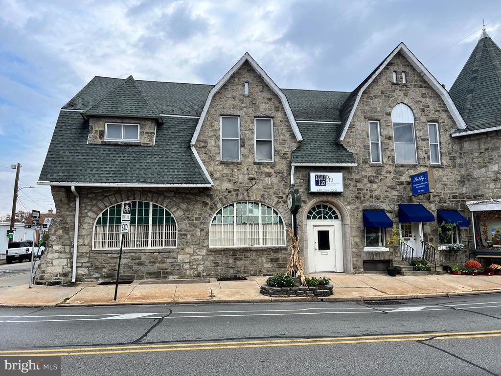 Photo of 27 S Lansdowne Avenue, LANSDOWNE, PA 19050 (MLS # PADE2103590)