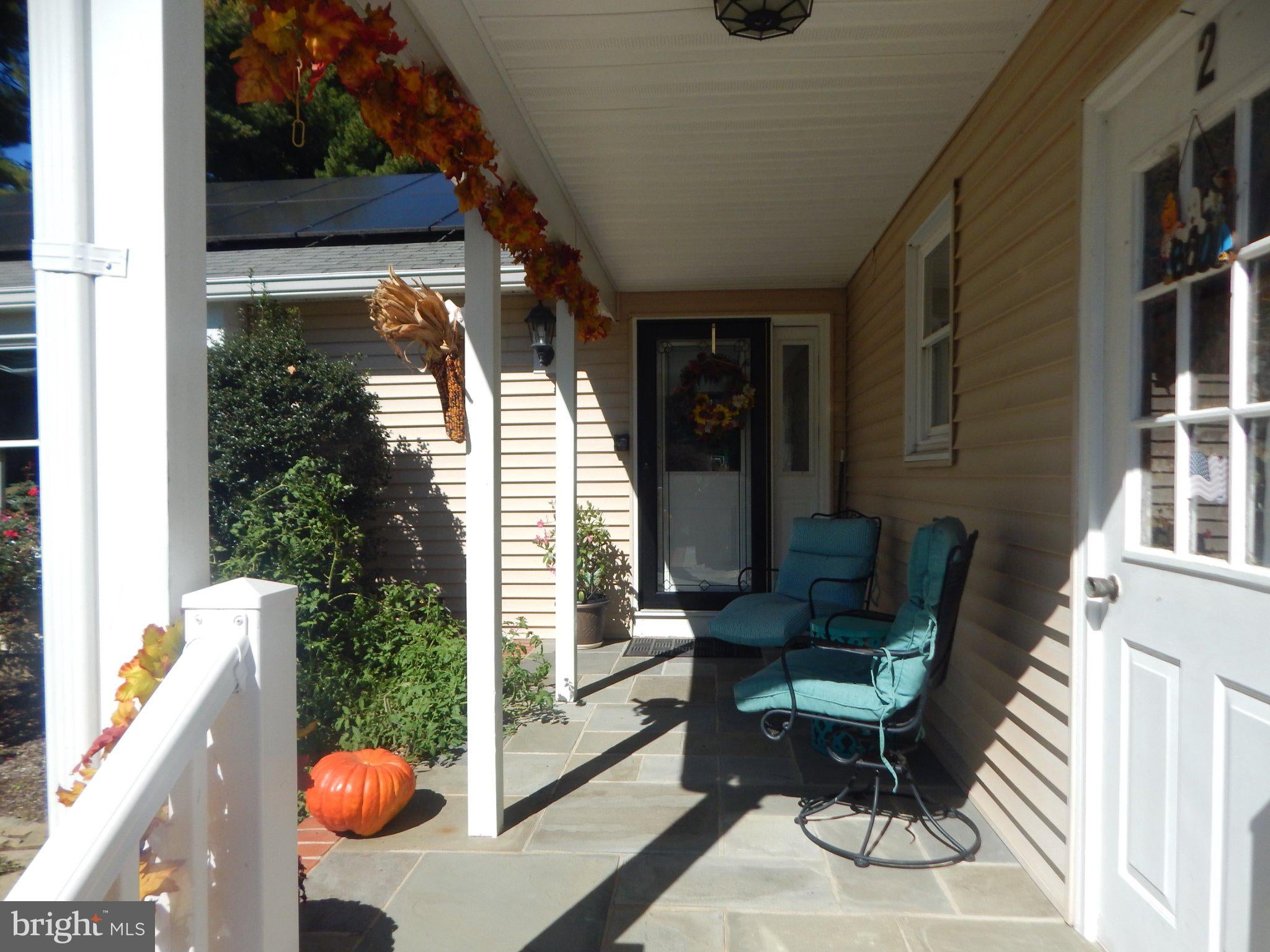 2 TRELAWNY COURT