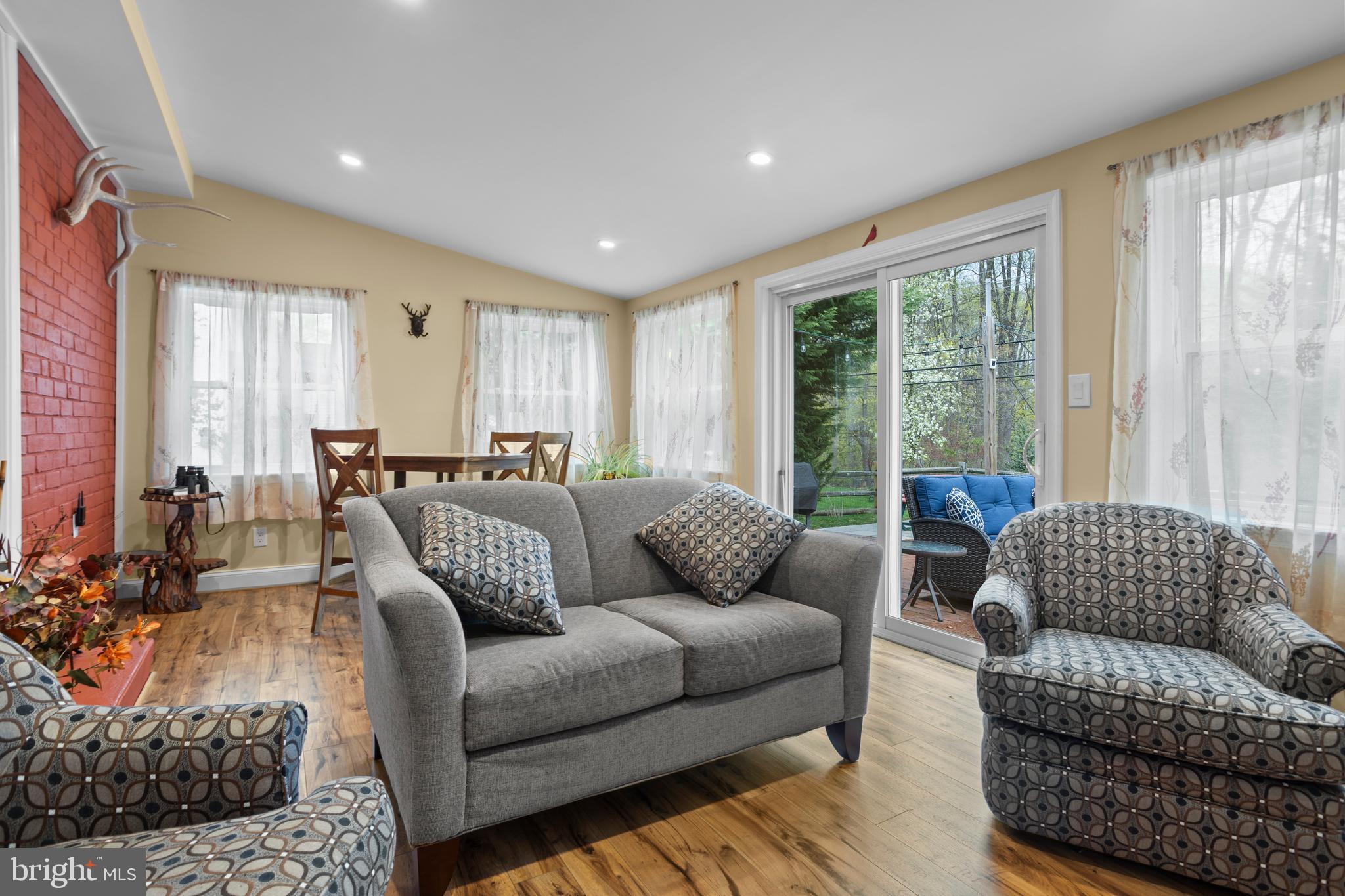 MARY DELL FARMS - Residential