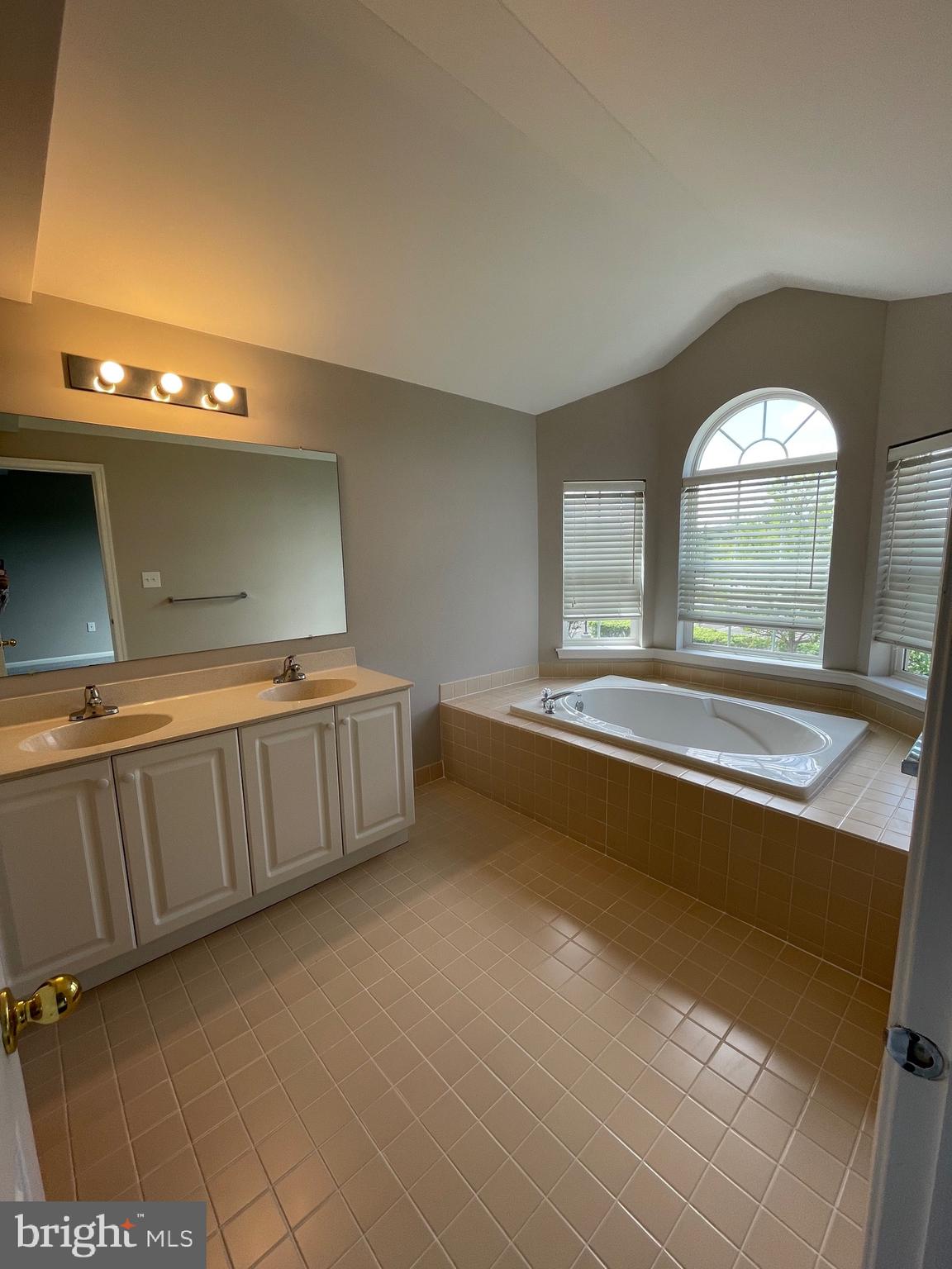 DEER CREEK - Residential Lease